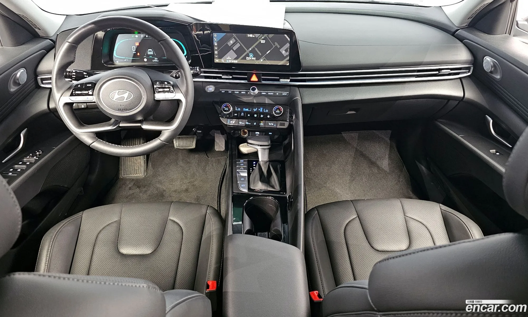 Hyundai Elantra Hybrid 2025 — 4