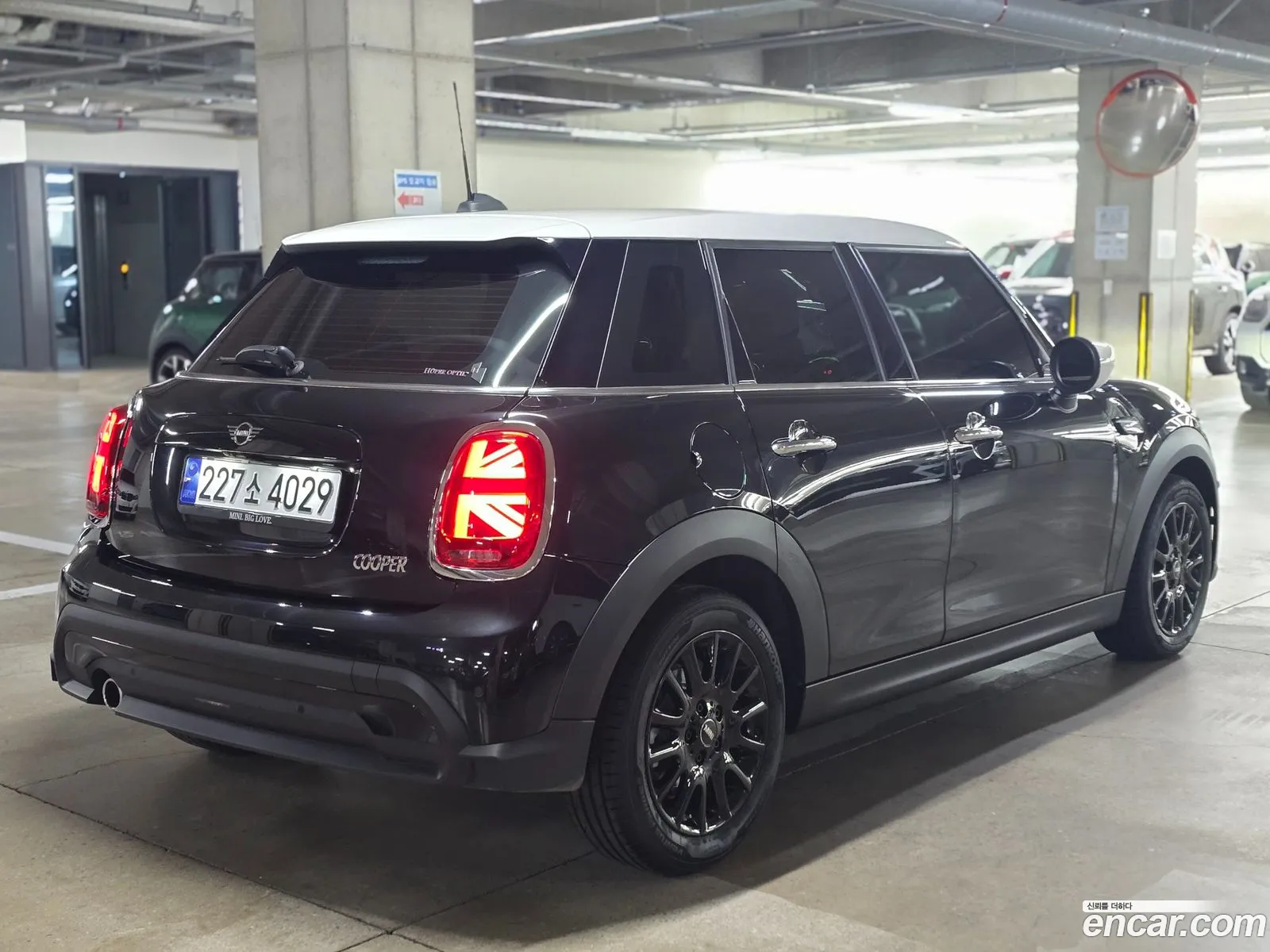 Mini Cooper 2024 — 16