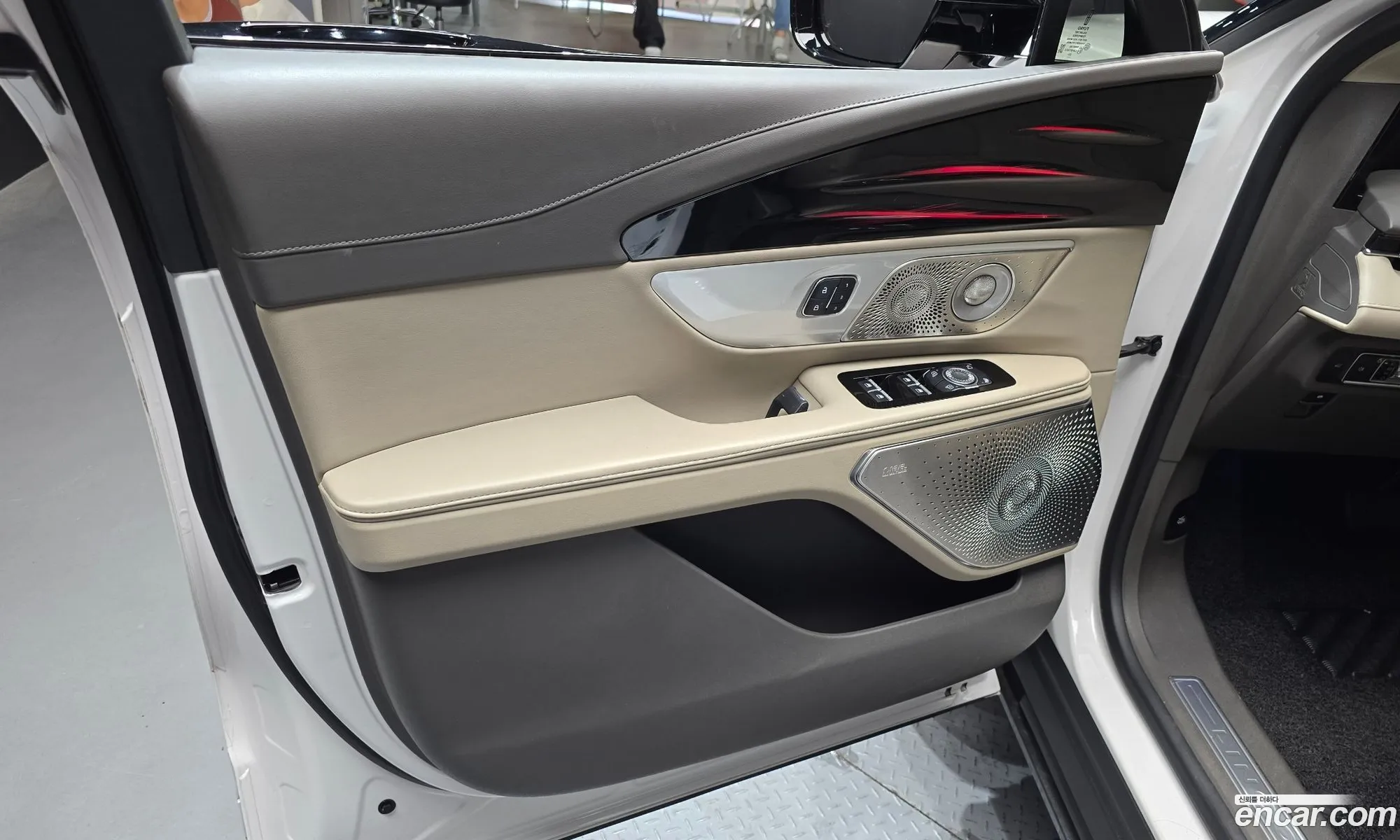 Lincoln Nautilus 2024 — 23