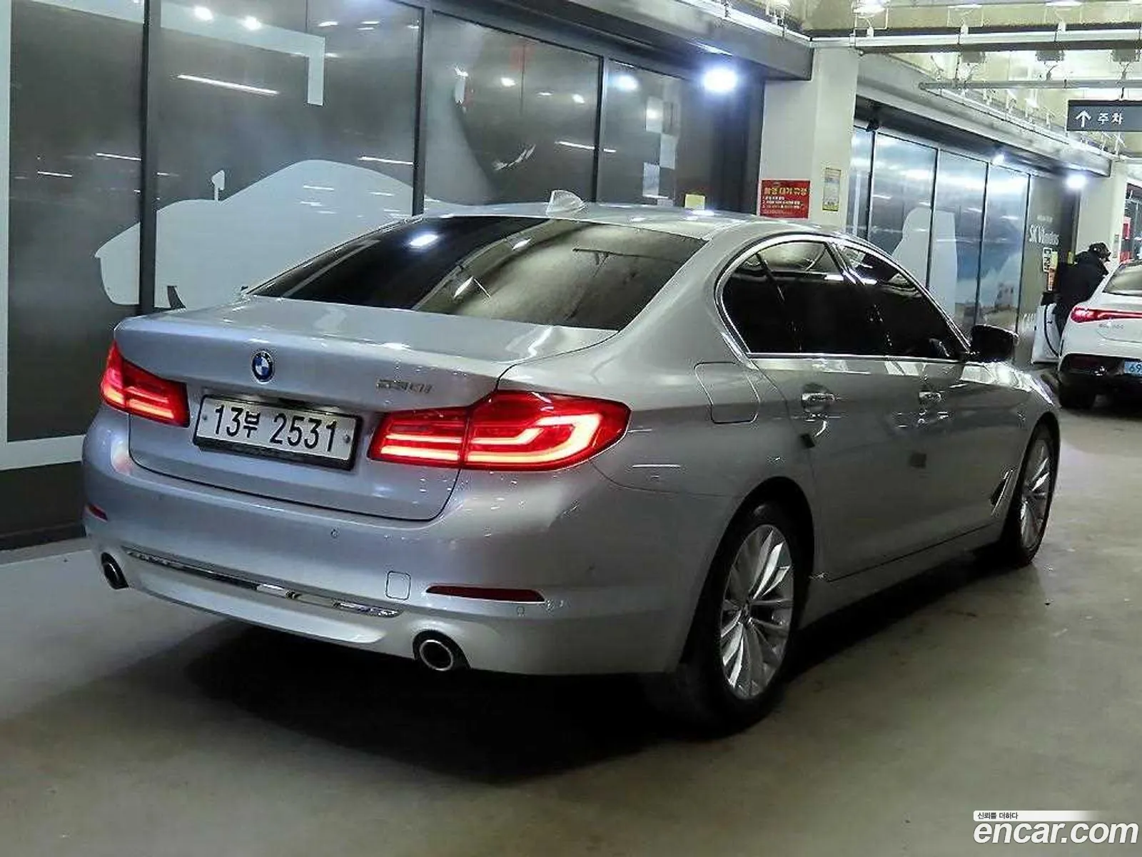 BMW 5 Series 2018 — 19