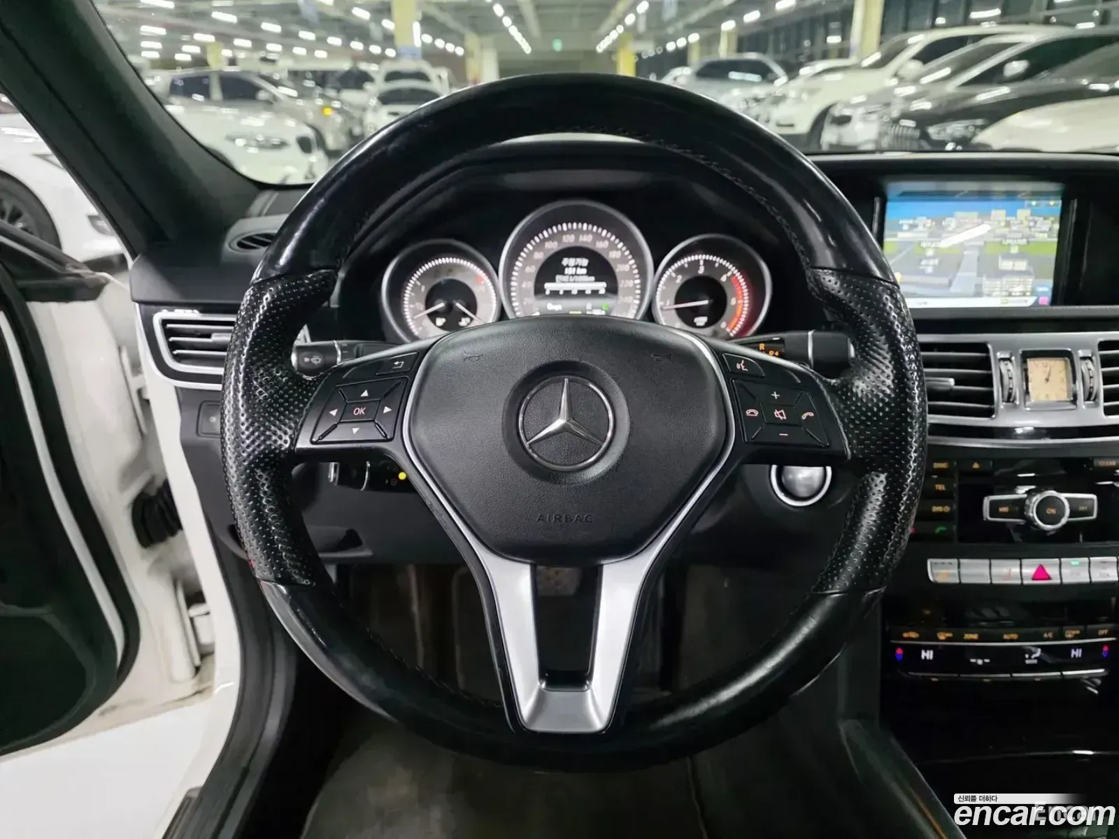 Mercedes-Benz E-Class W212 2013 — 17