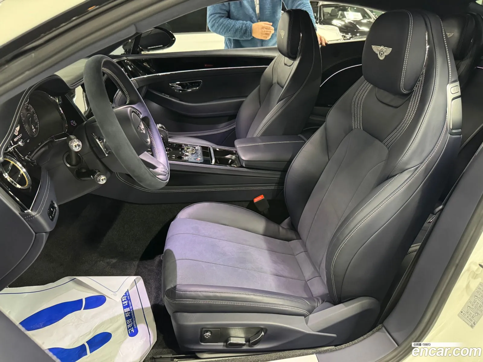 Bentley Continental GT 2023 — 11
