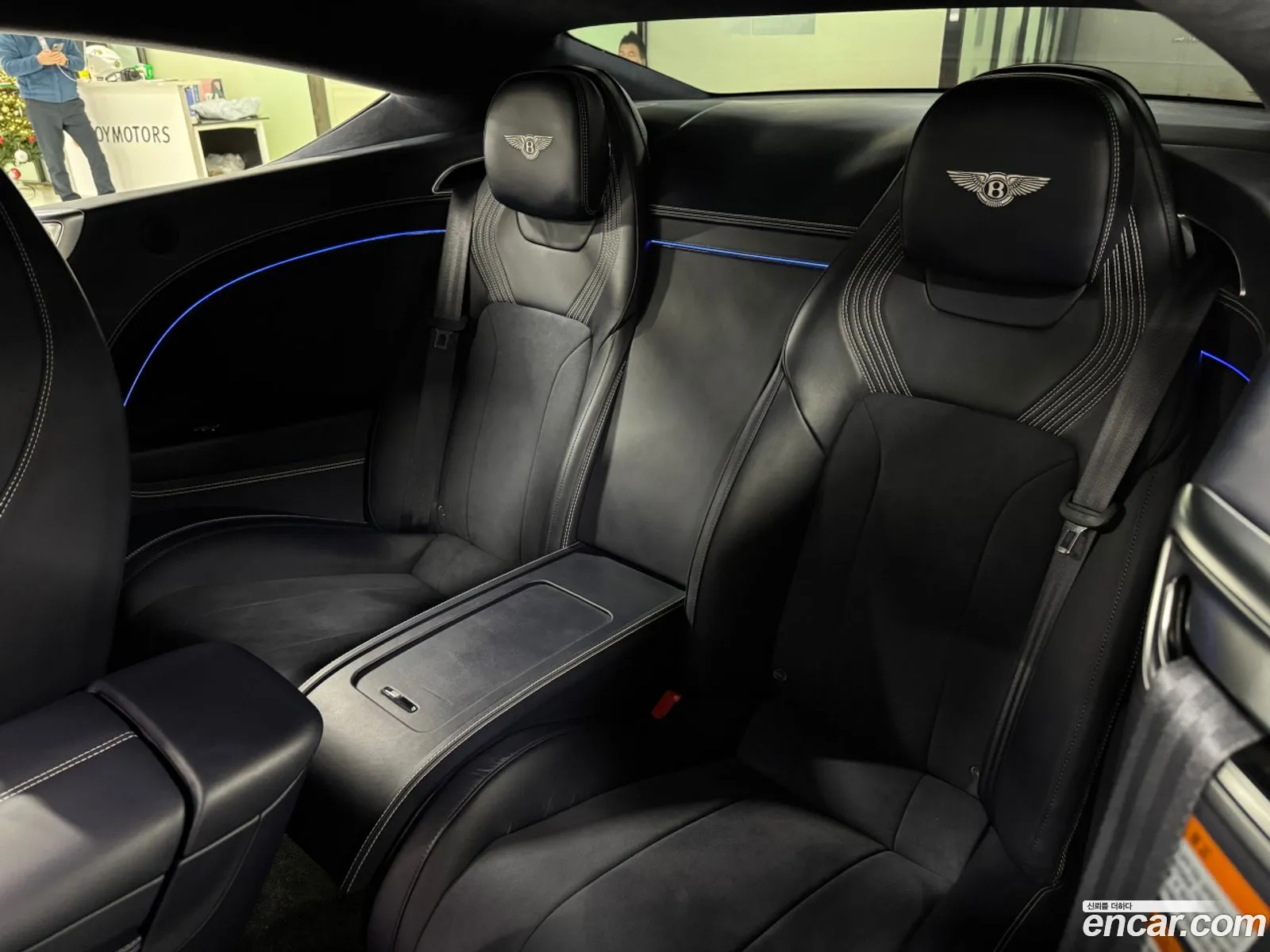 Bentley Continental GT 2023 — 18