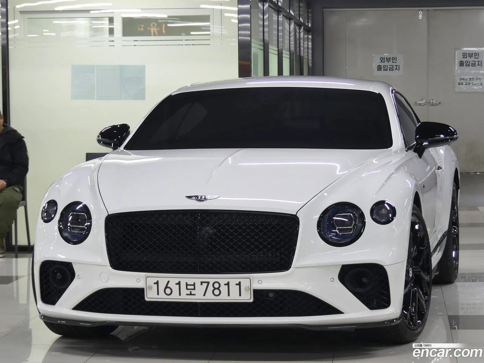 Bentley Continental GT 2023 — 17