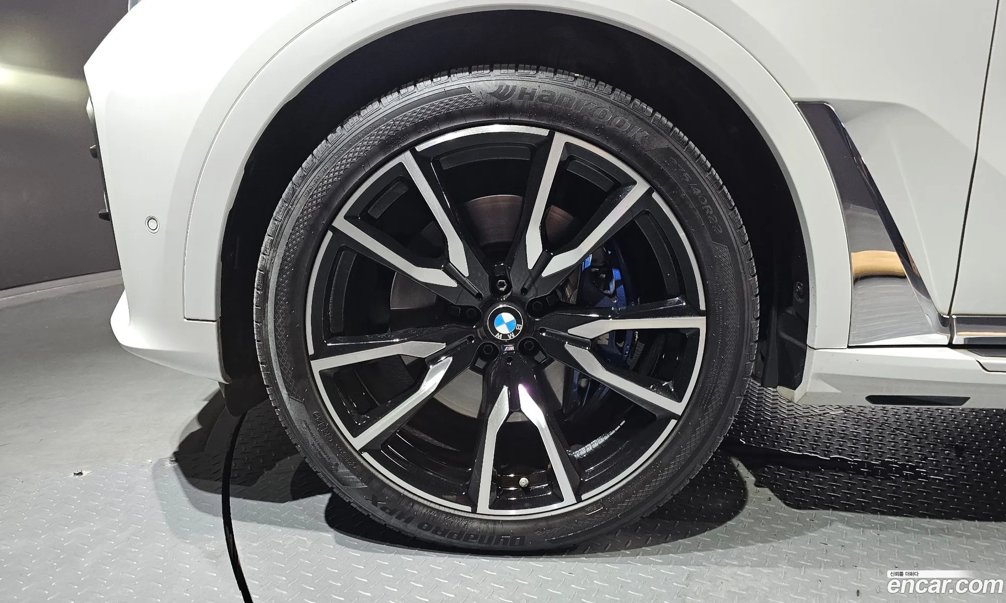 BMW X7 2021 — 10