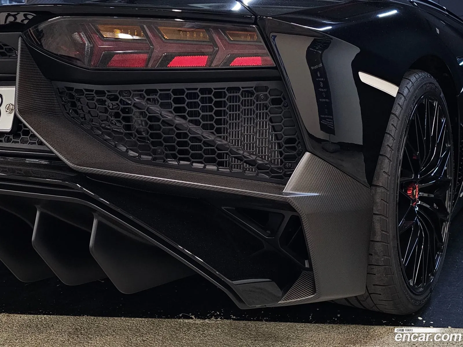 Lamborghini Aventador 2017 — 19