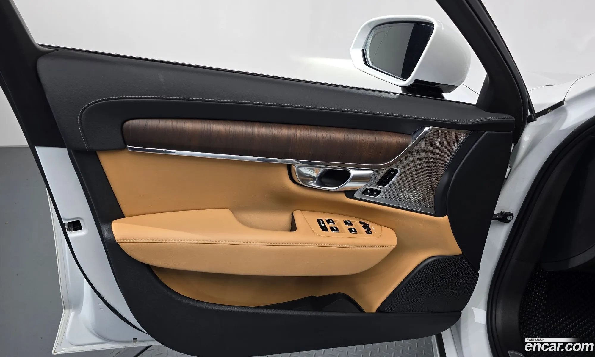 Volvo S90 2022 LVYPTH601PP330171 — 26