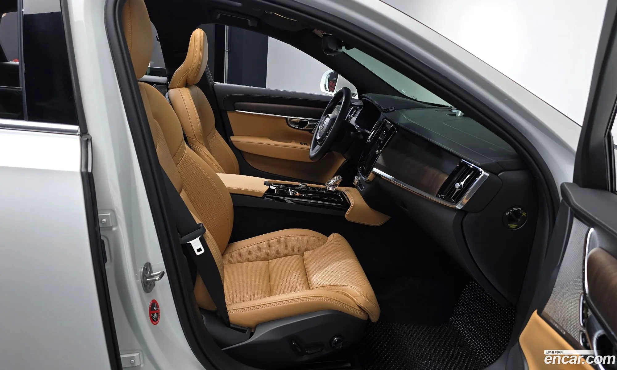 Volvo S90 2022 LVYPTH601PP330171 — 23