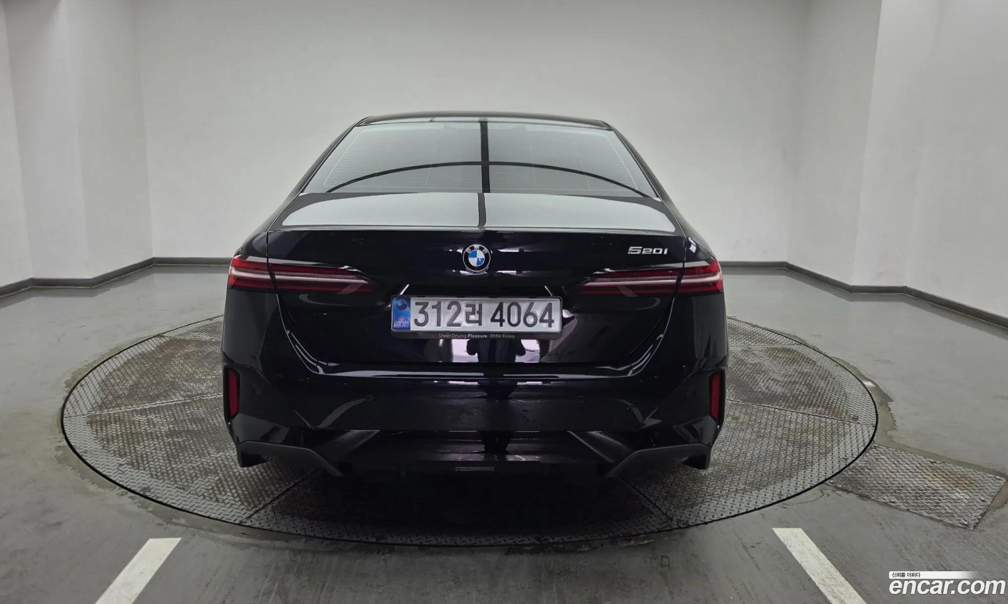BMW 5 Series 2025 — 13