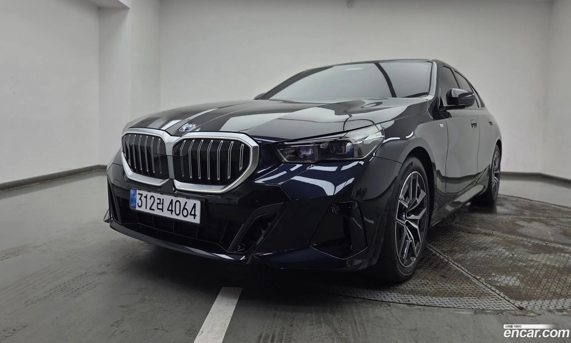 BMW 5 Series 2025 — 19