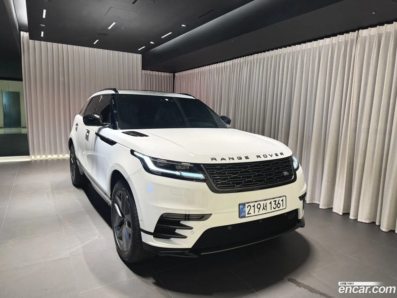 Land Rover Range Rover Velar 2026 — 9