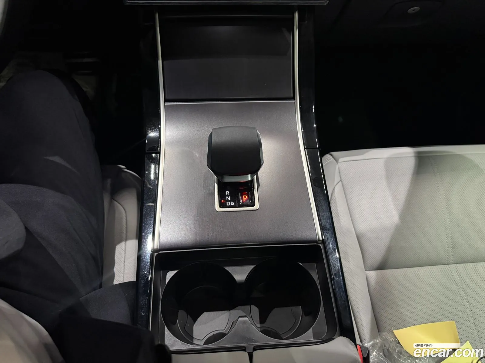 Land Rover Range Rover Velar 2026 — 6