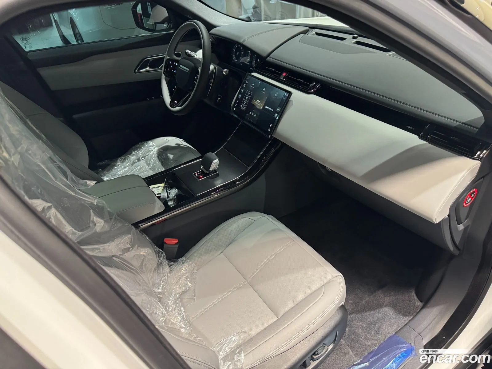 Land Rover Range Rover Velar 2026 — 5