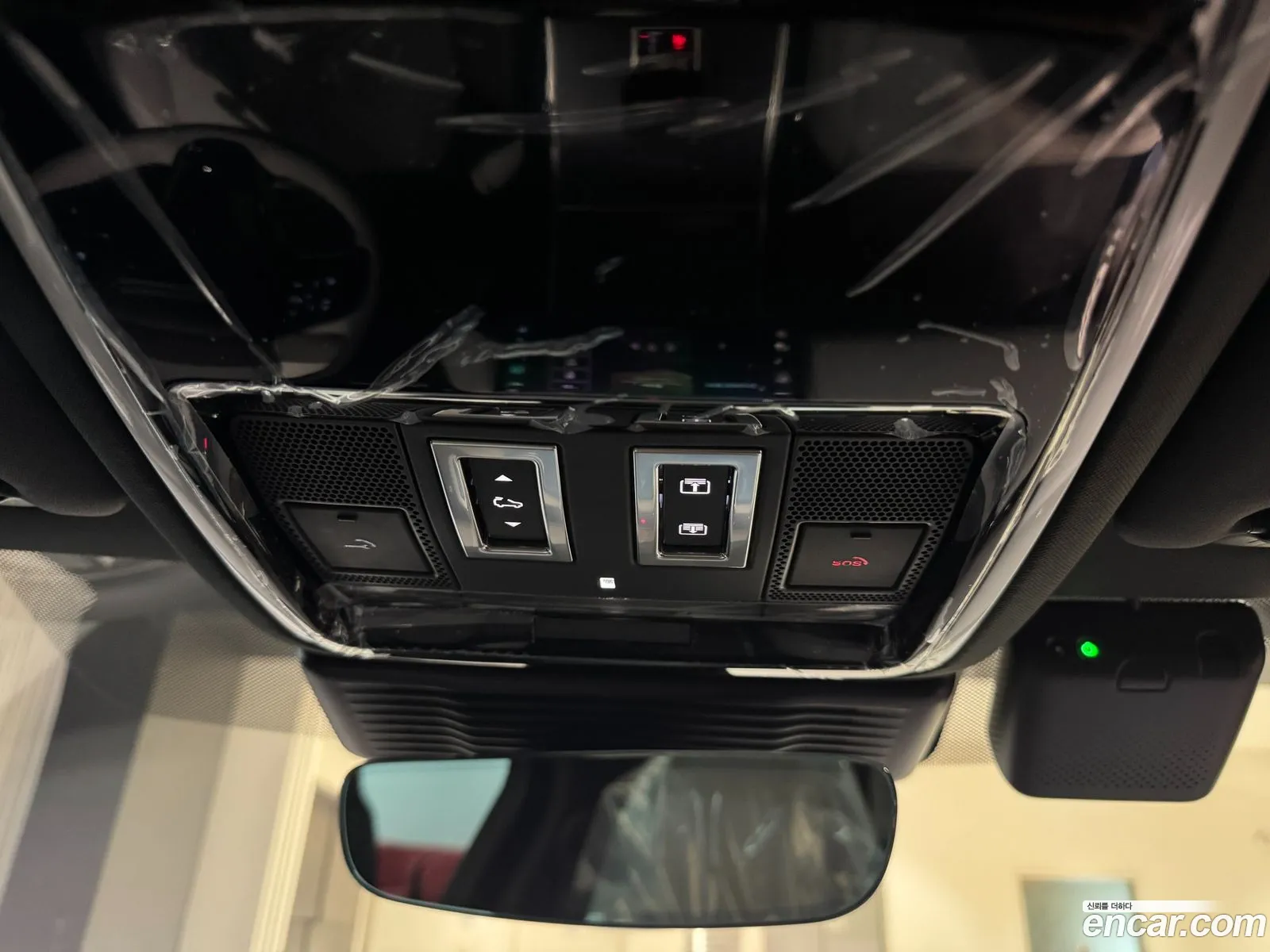Land Rover Range Rover Velar 2026 — 2