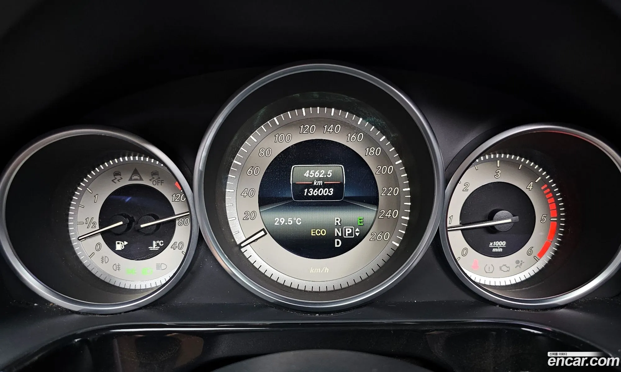 Mercedes-Benz E-Class W212 2013 WDDHF8CBXEA884839 — 13