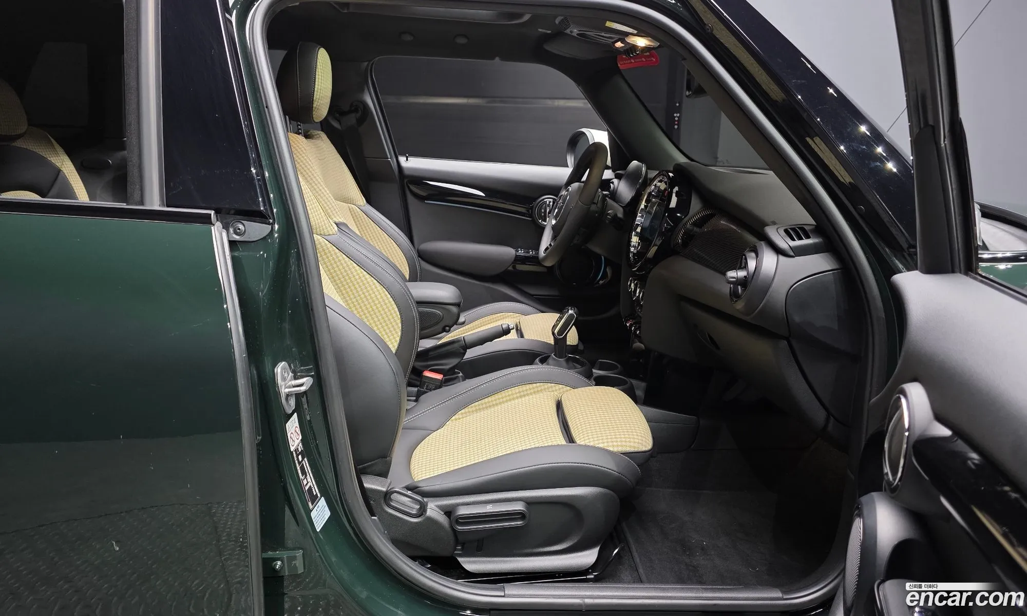 Mini Cooper S 2022 WMW41DK03P2S77532 — 25