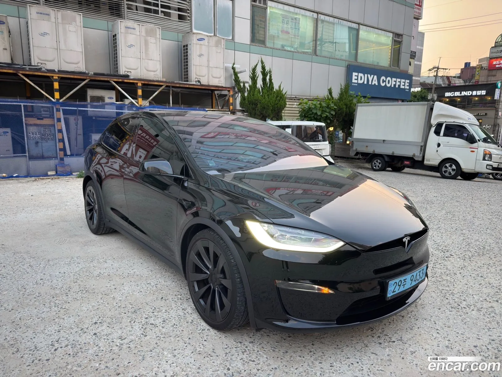 Tesla Model X 2023 — 7