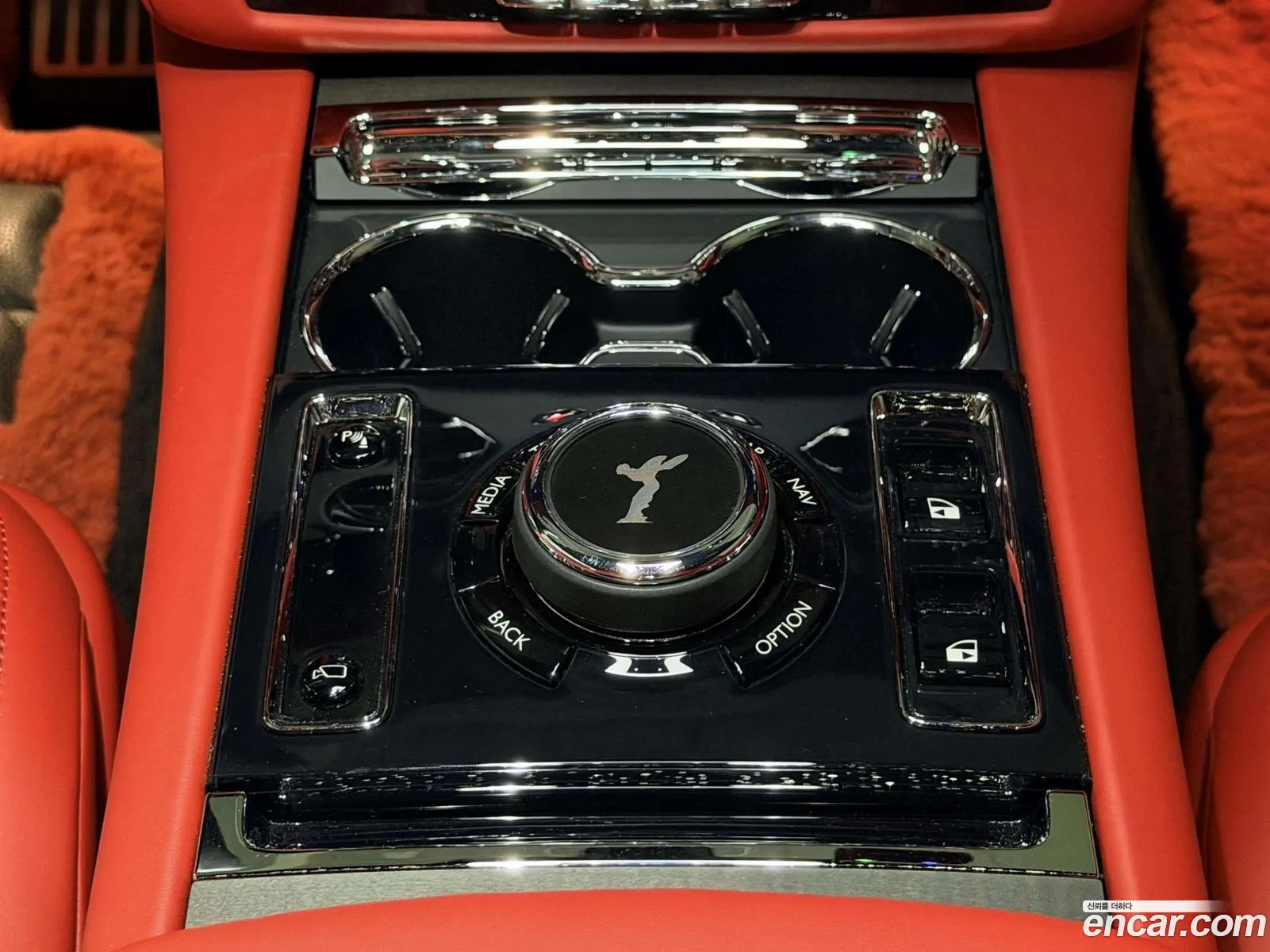 Rolls-Royce Spectre 2025 — 19