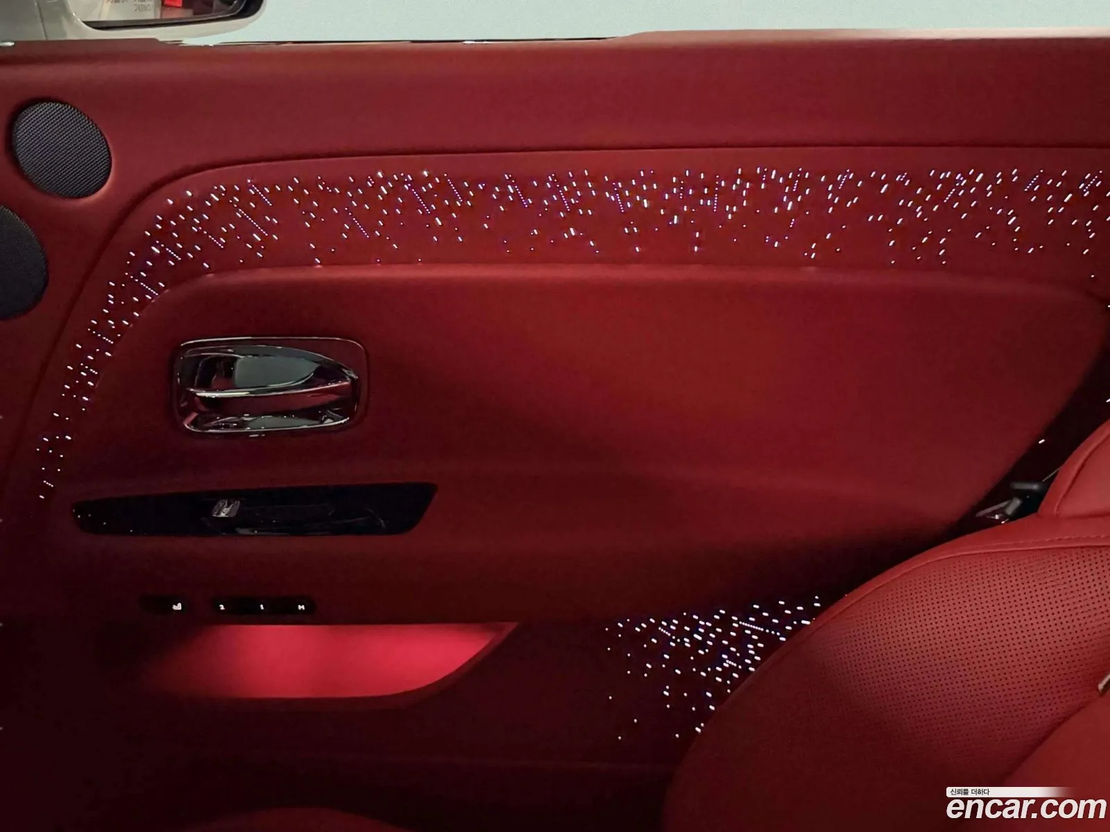 Rolls-Royce Spectre 2025 — 17