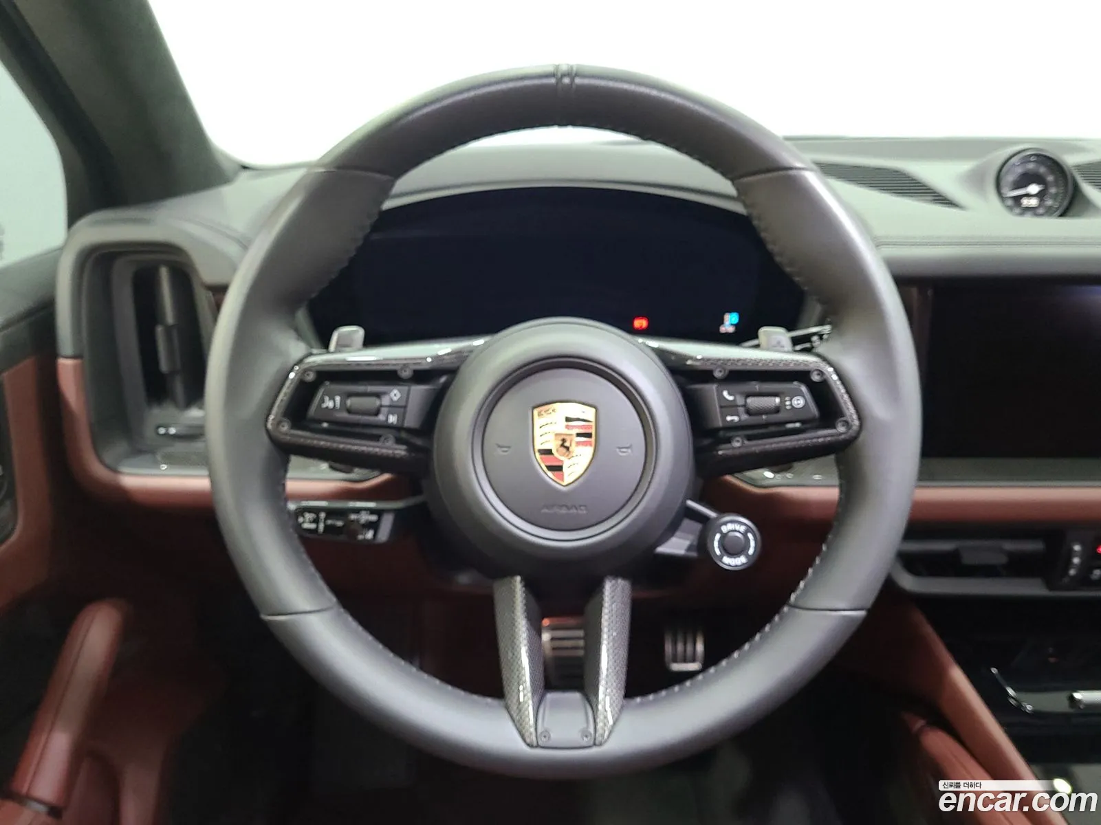 Porsche Cayenne 2025 — 17