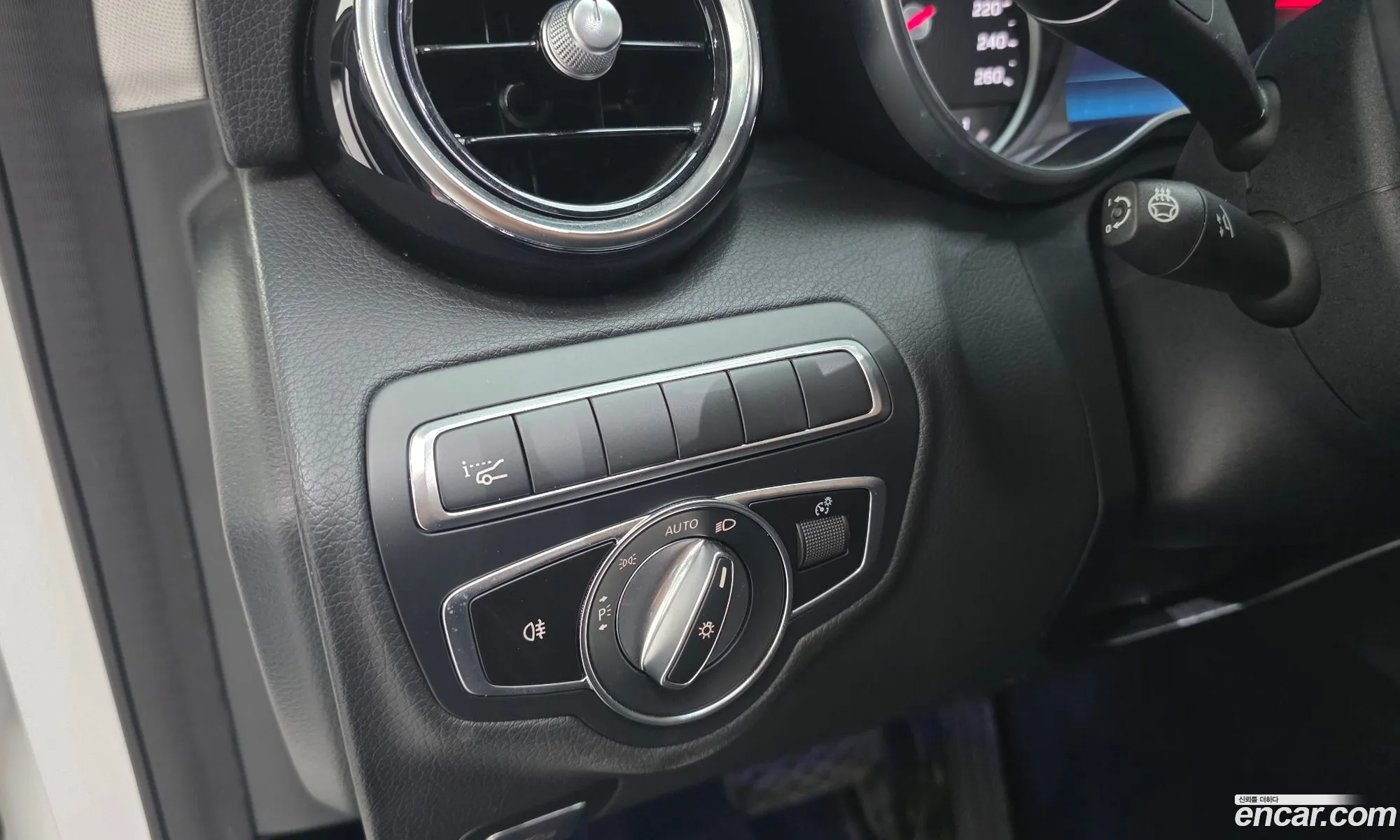 Mercedes-Benz C-Class W205 2020 — 12