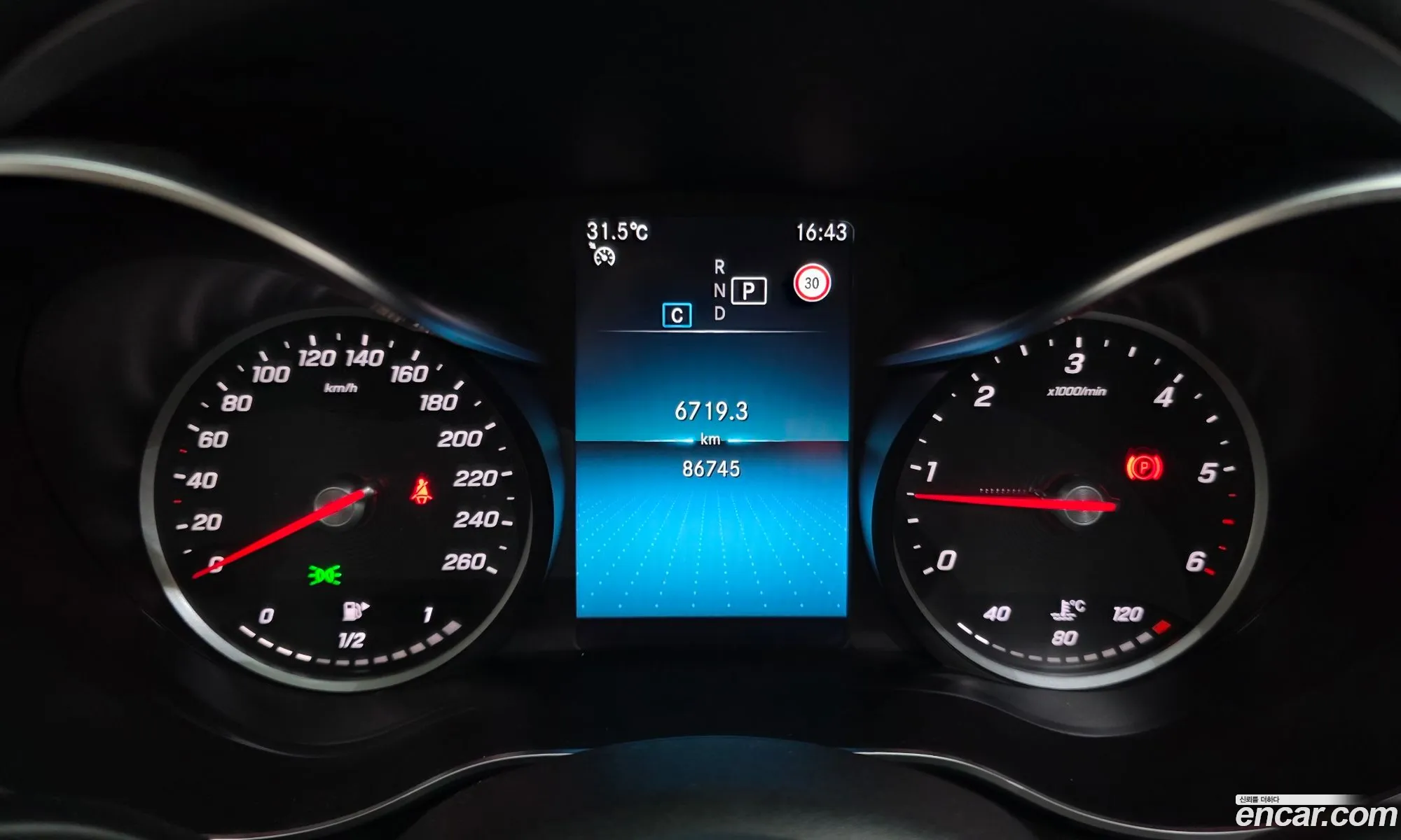 Mercedes-Benz C-Class W205 2020 — 30