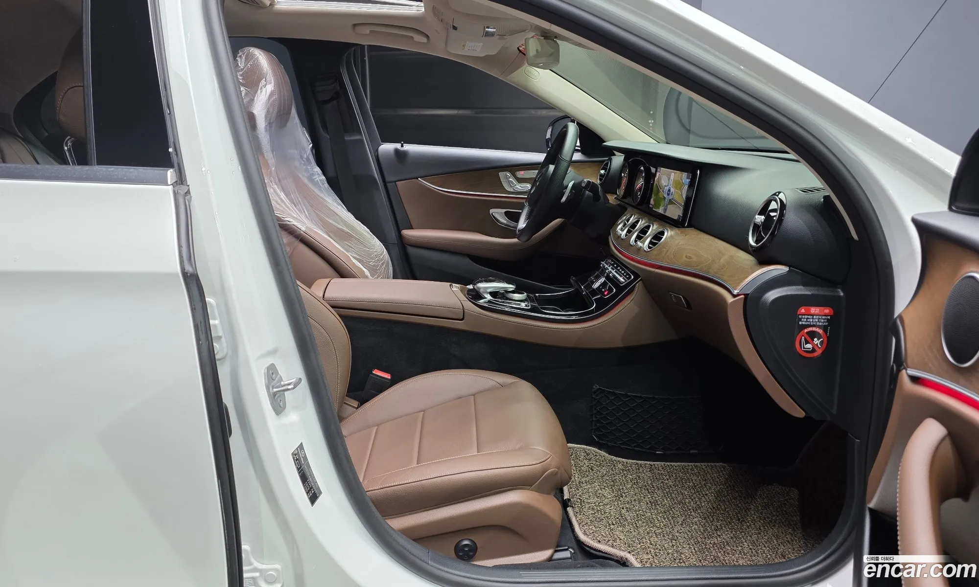 Mercedes-Benz E-Class W213 2017 — 12