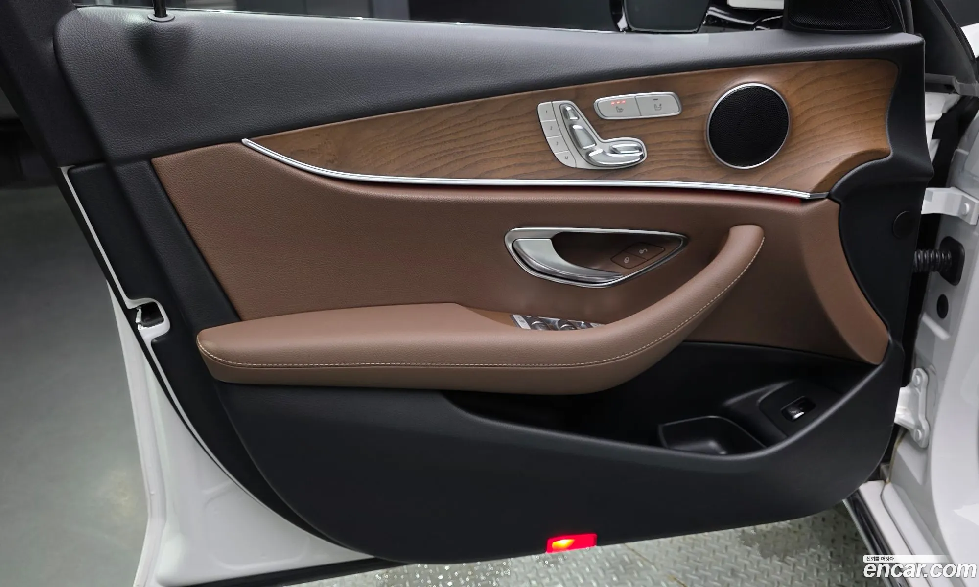 Mercedes-Benz E-Class W213 2017 — 32