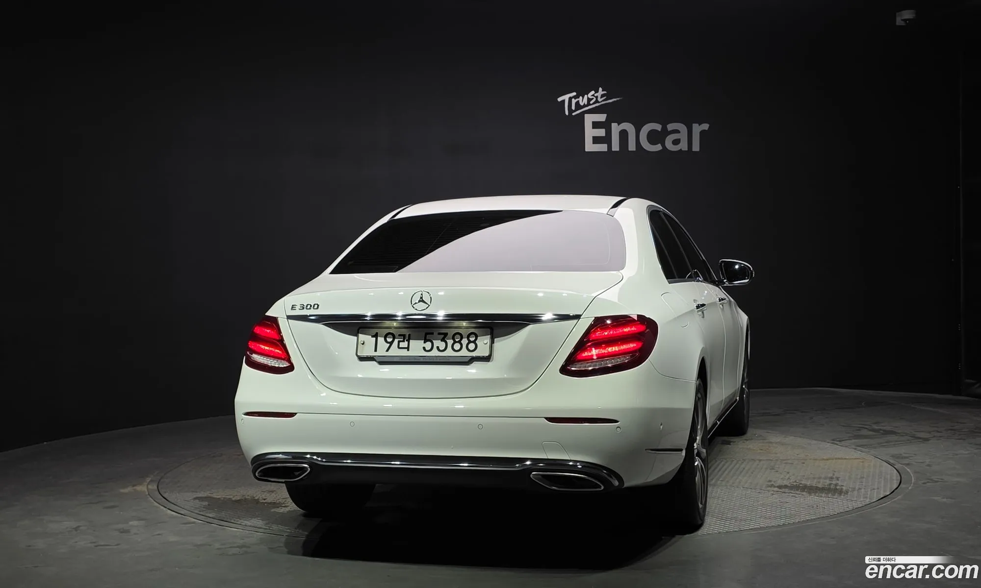 Mercedes-Benz E-Class W213 2017 — 29