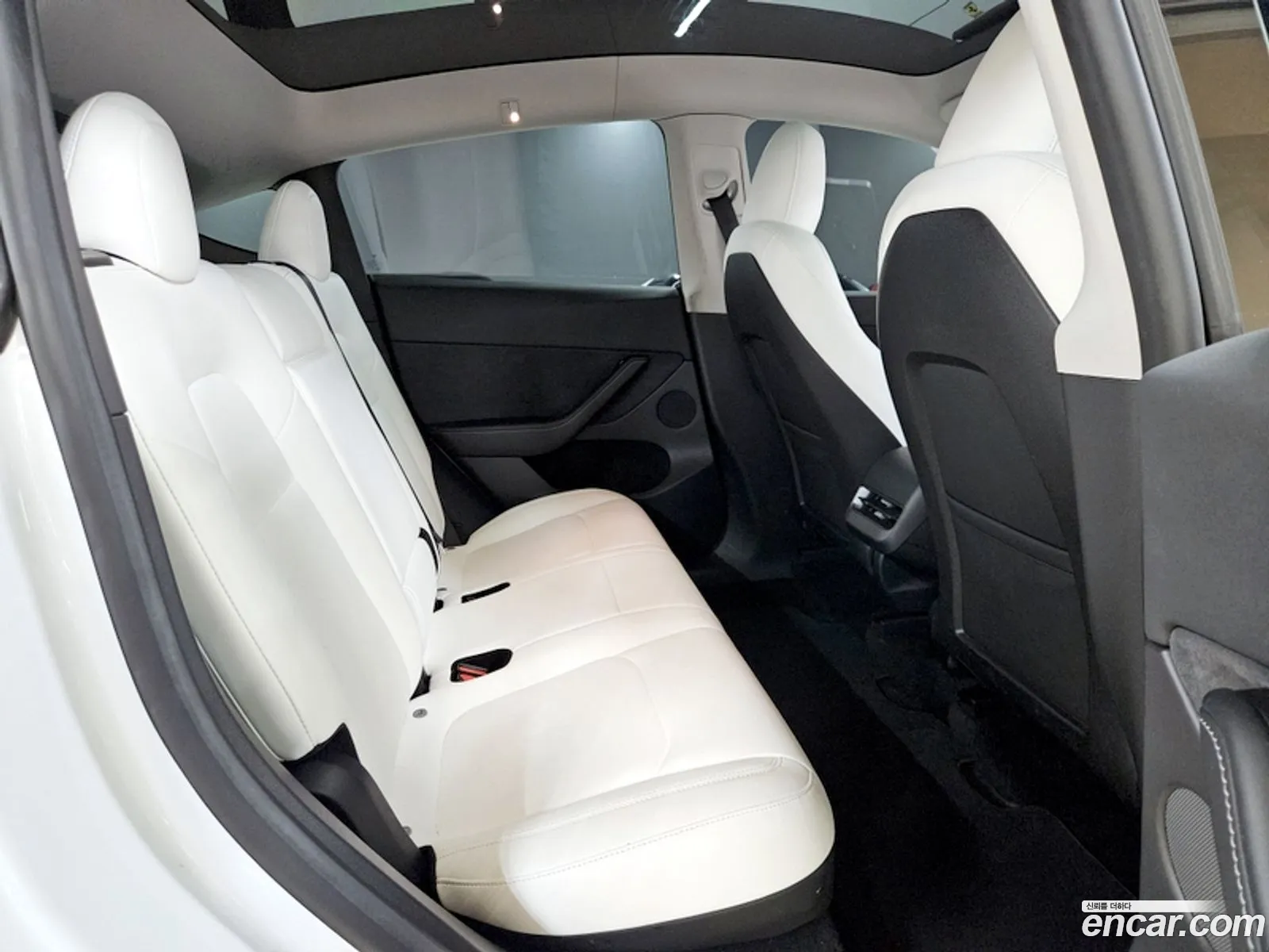 Tesla Model Y 2023 — 20