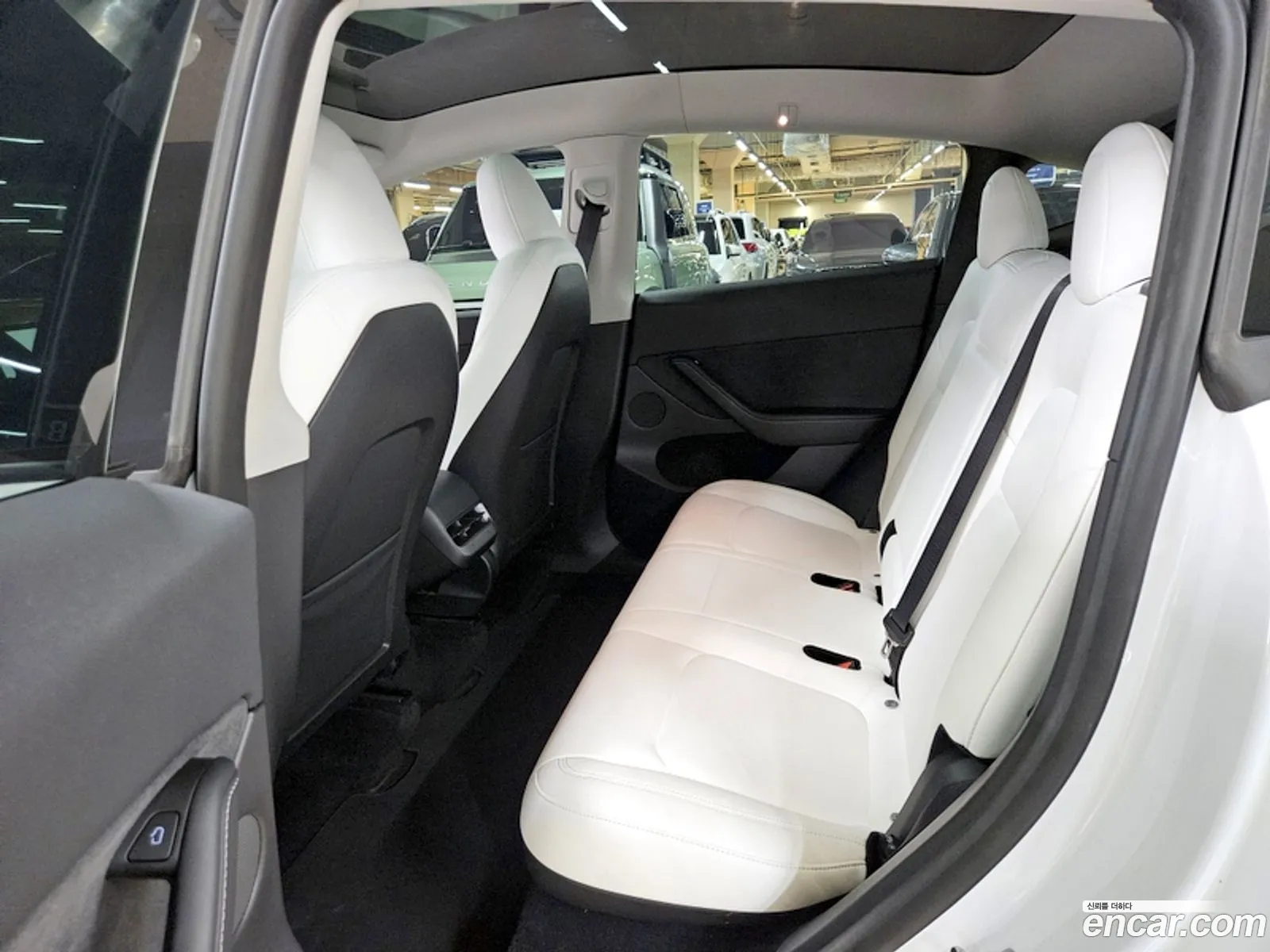 Tesla Model Y 2023 — 13