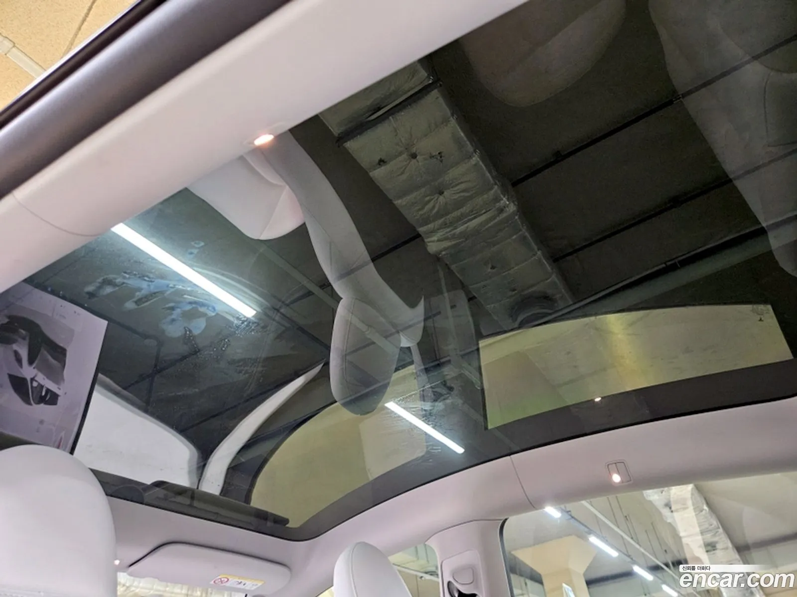Tesla Model Y 2023 — 16