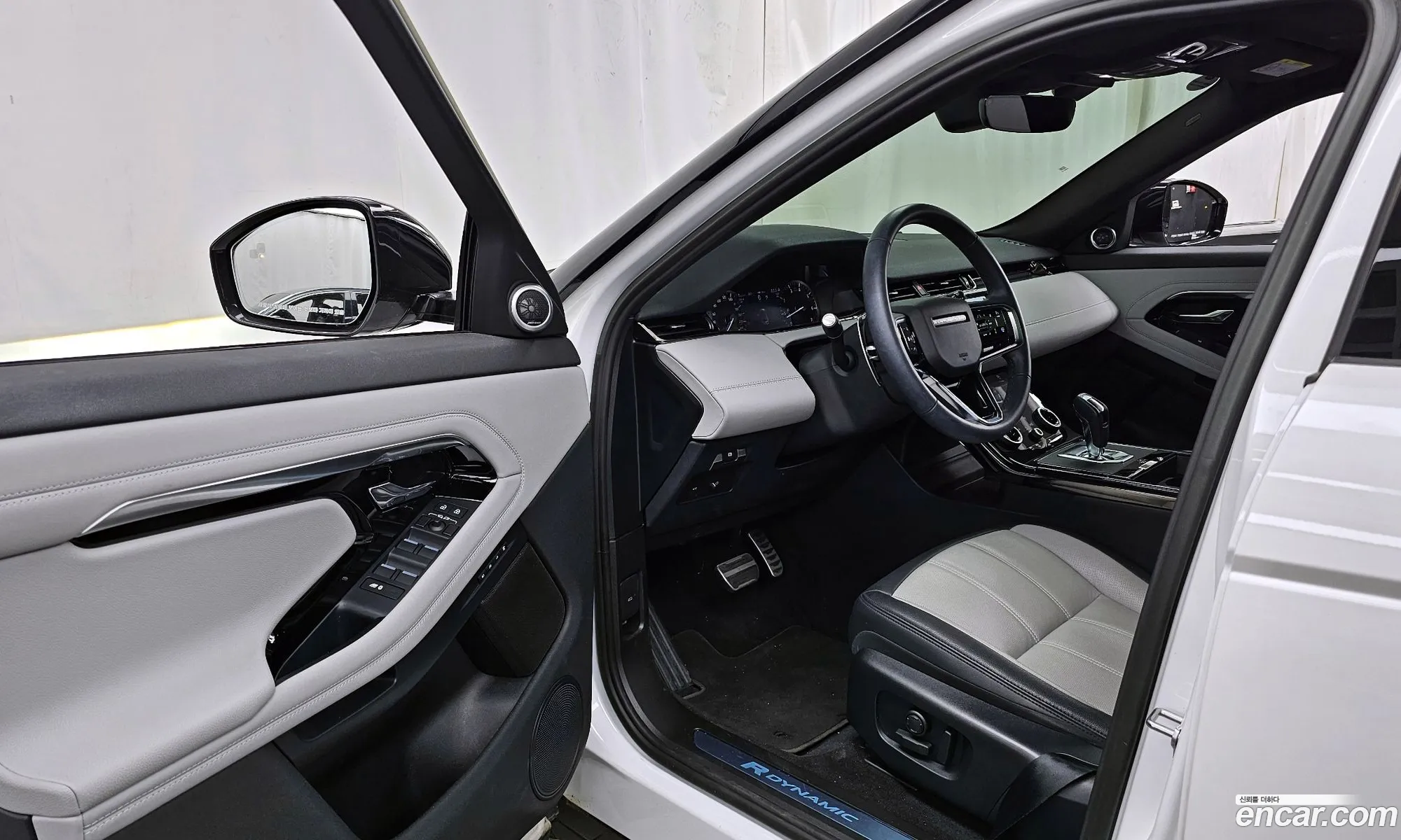 Land Rover Range Rover Evoque 2023 SALZA2BX3PH222546 — 9