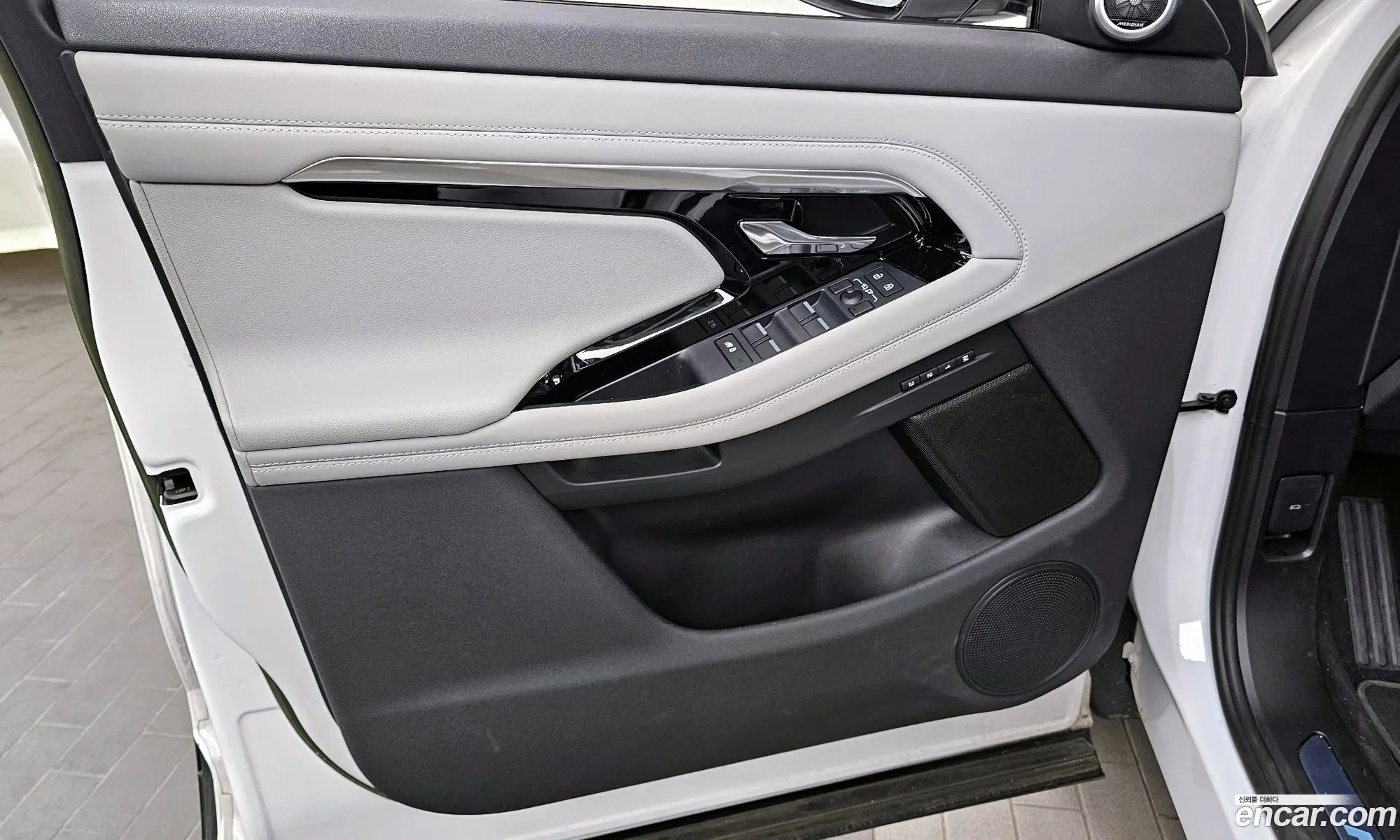 Land Rover Range Rover Evoque 2023 SALZA2BX3PH222546 — 26