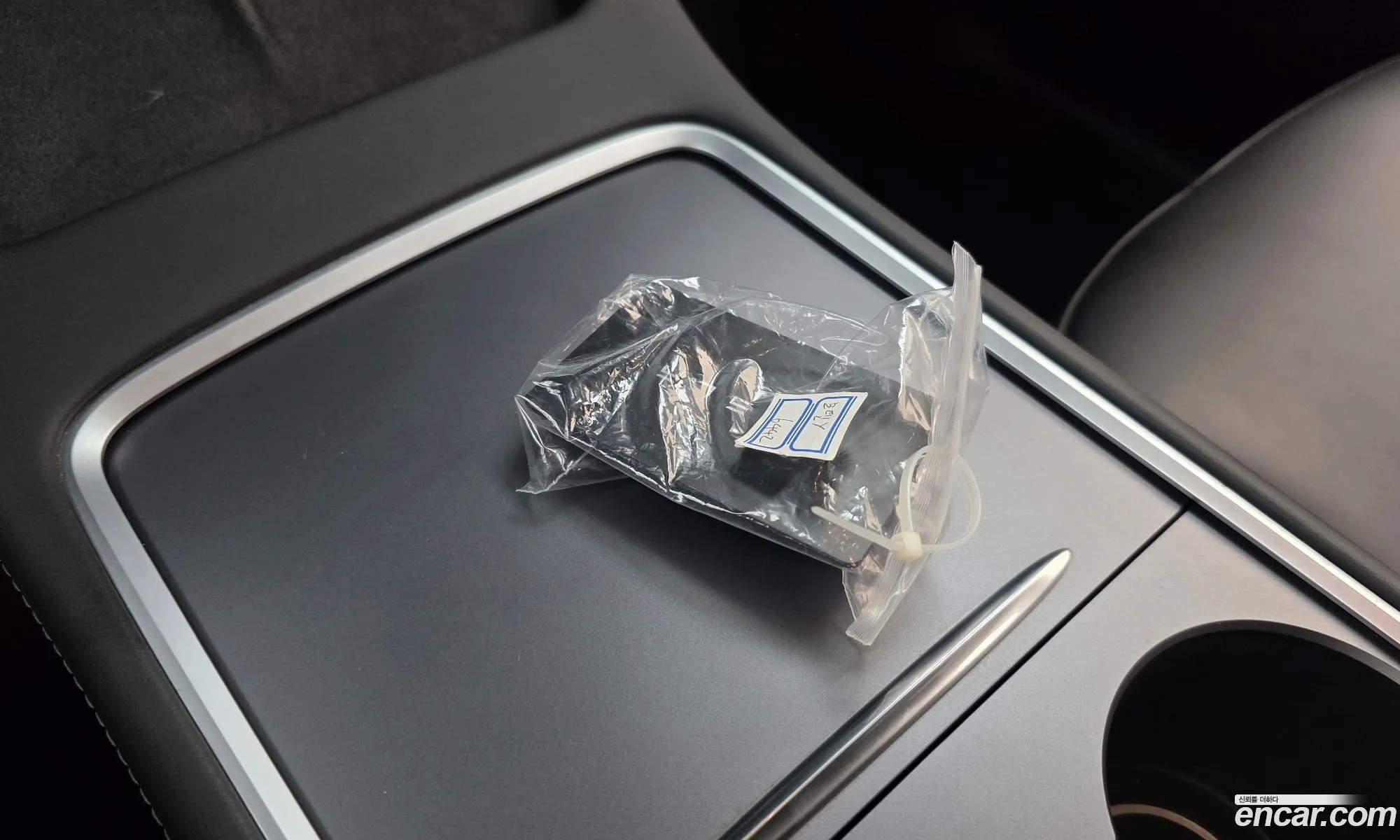 Tesla Model Y 2024 LRWYGCFSXRC552672 — 33