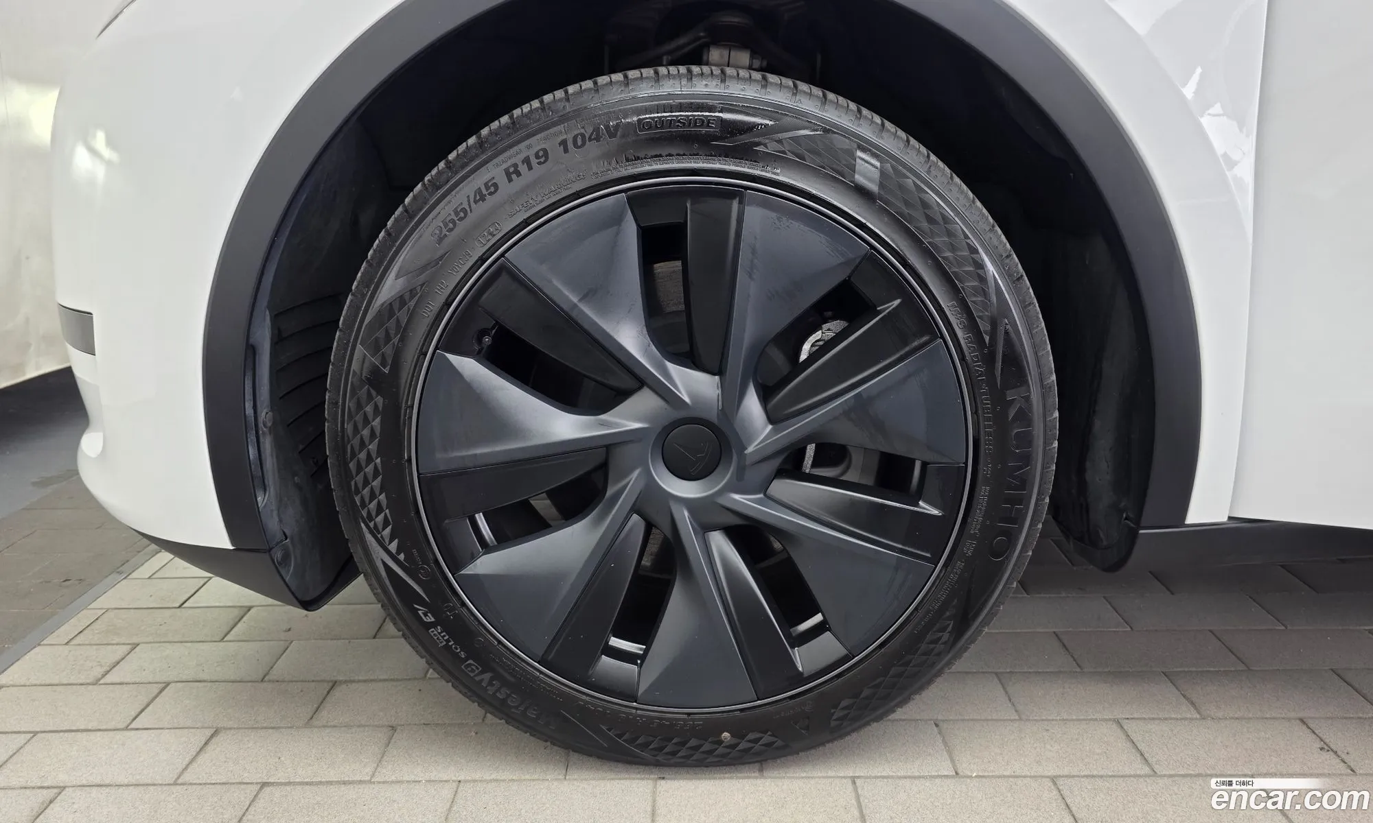 Tesla Model Y 2024 LRWYGCFSXRC552672 — 21