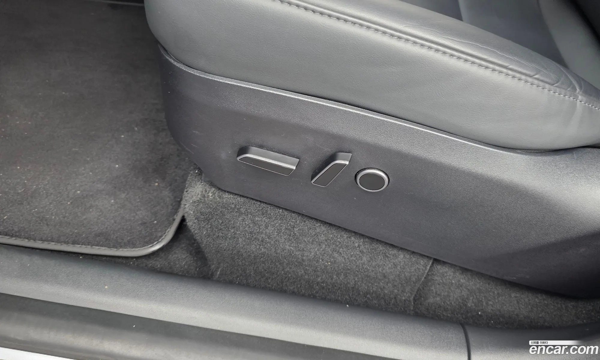Tesla Model Y 2024 LRWYGCFSXRC552672 — 28
