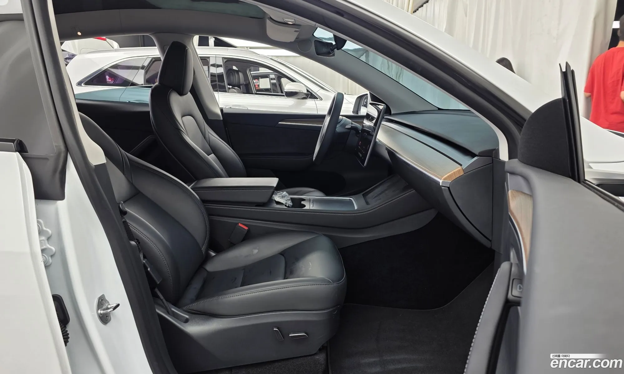 Tesla Model Y 2024 LRWYGCFSXRC552672 — 27