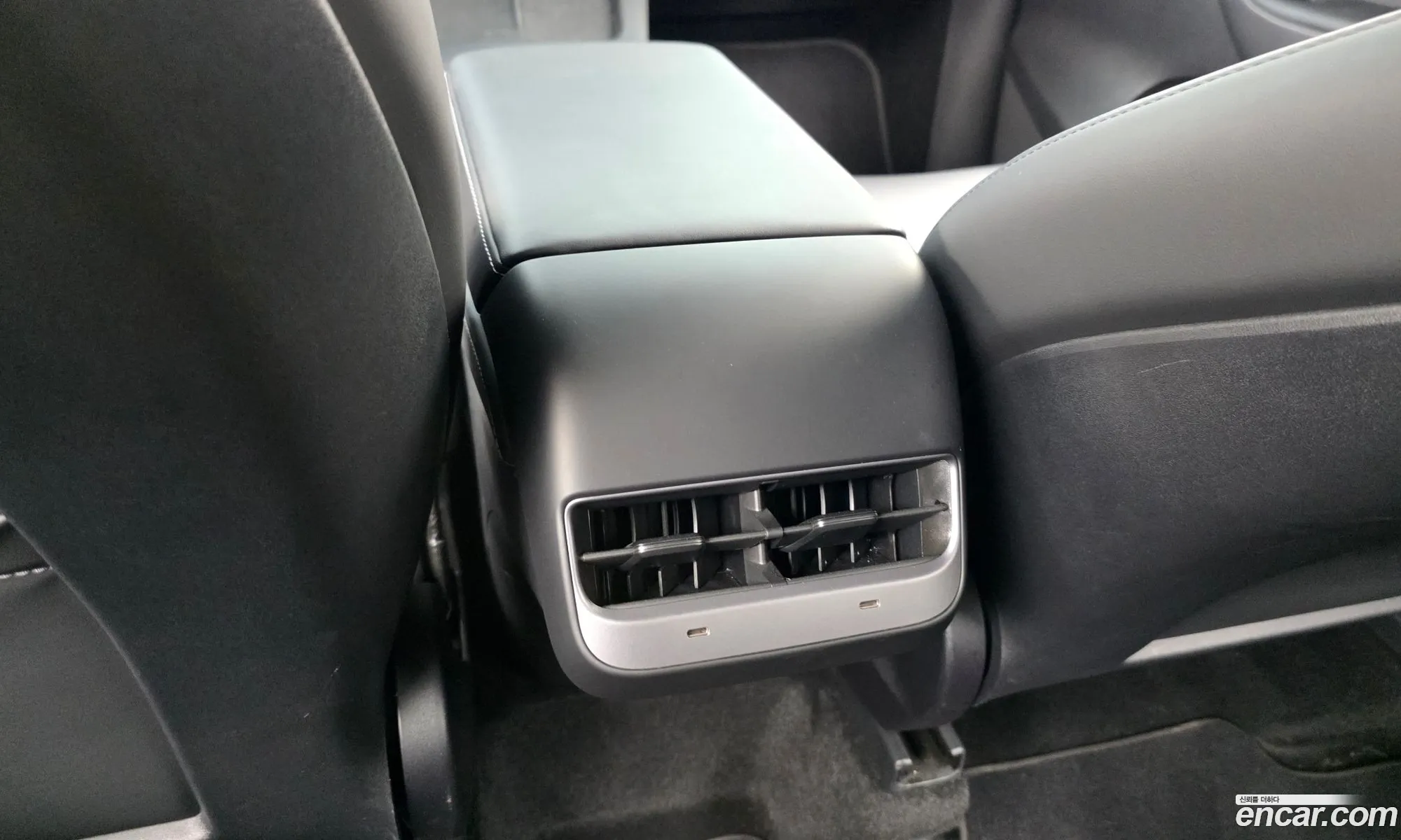 Tesla Model Y 2024 LRWYGCFSXRC552672 — 7