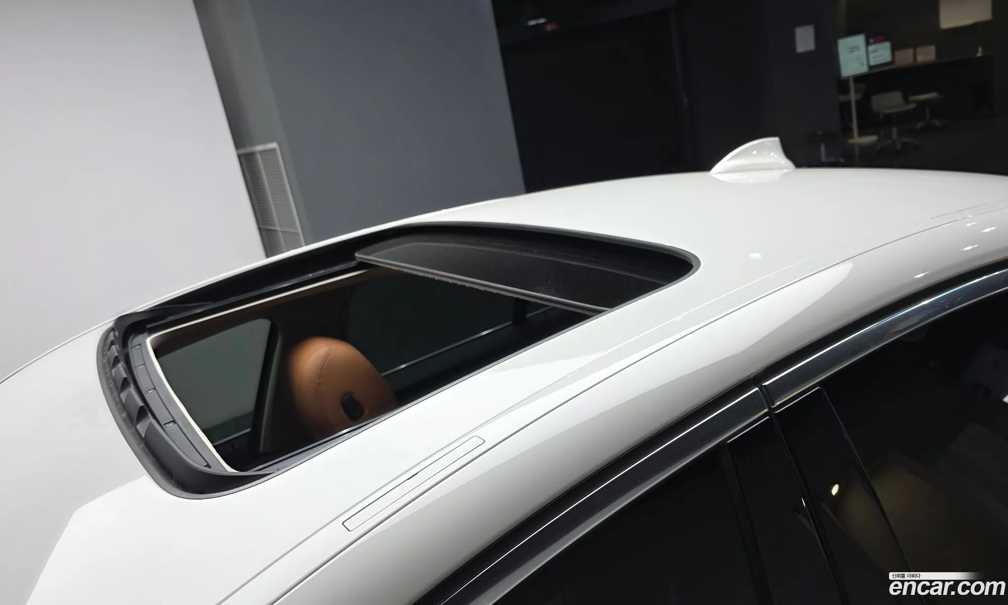 BMW 5 Series 2019 WBAJK910XLCD24657 — 17