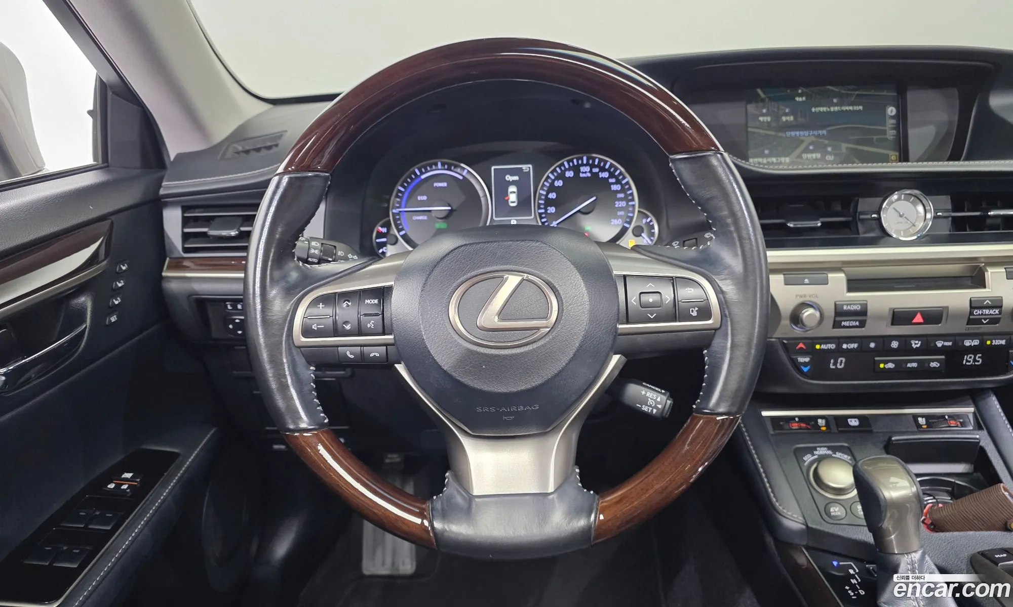 Lexus ES300h 2018 JTHBW1GG4J2180507 — 22