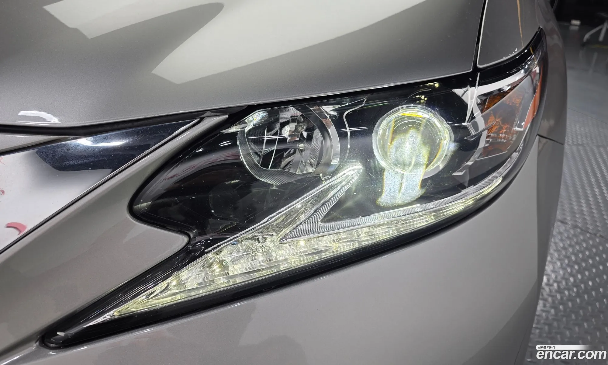 Lexus ES300h 2018 JTHBW1GG4J2180507 — 17