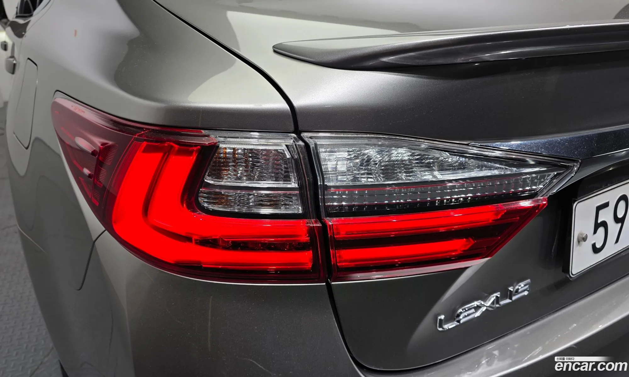 Lexus ES300h 2018 JTHBW1GG4J2180507 — 29