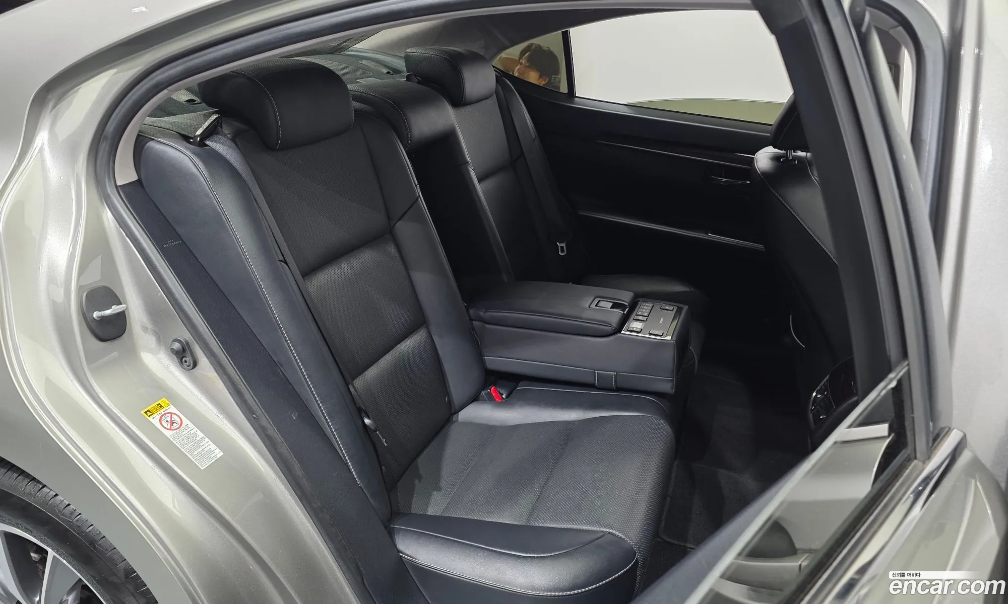 Lexus ES300h 2018 JTHBW1GG4J2180507 — 13