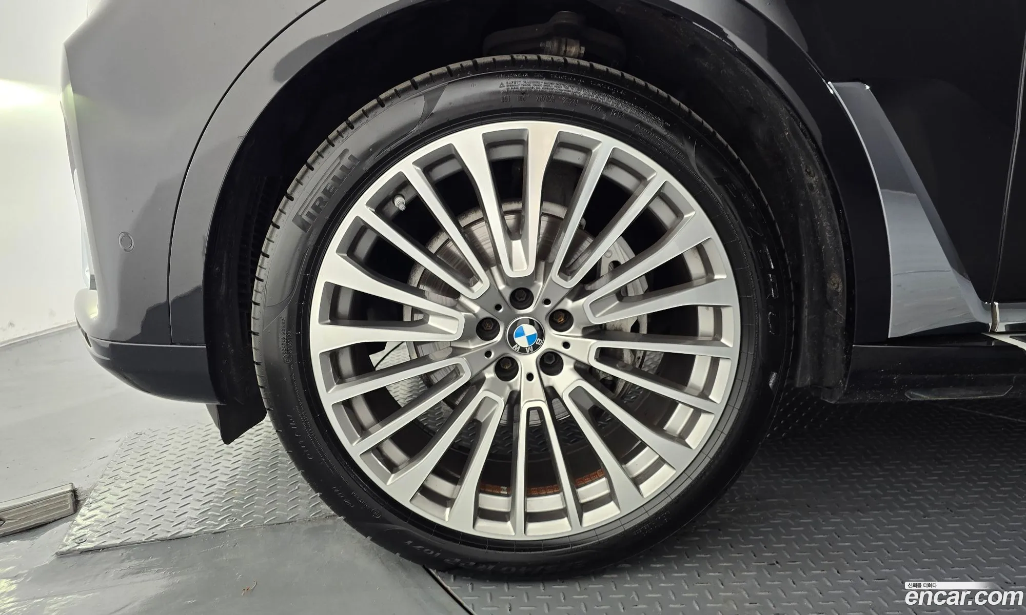 BMW X7 2021 — 8