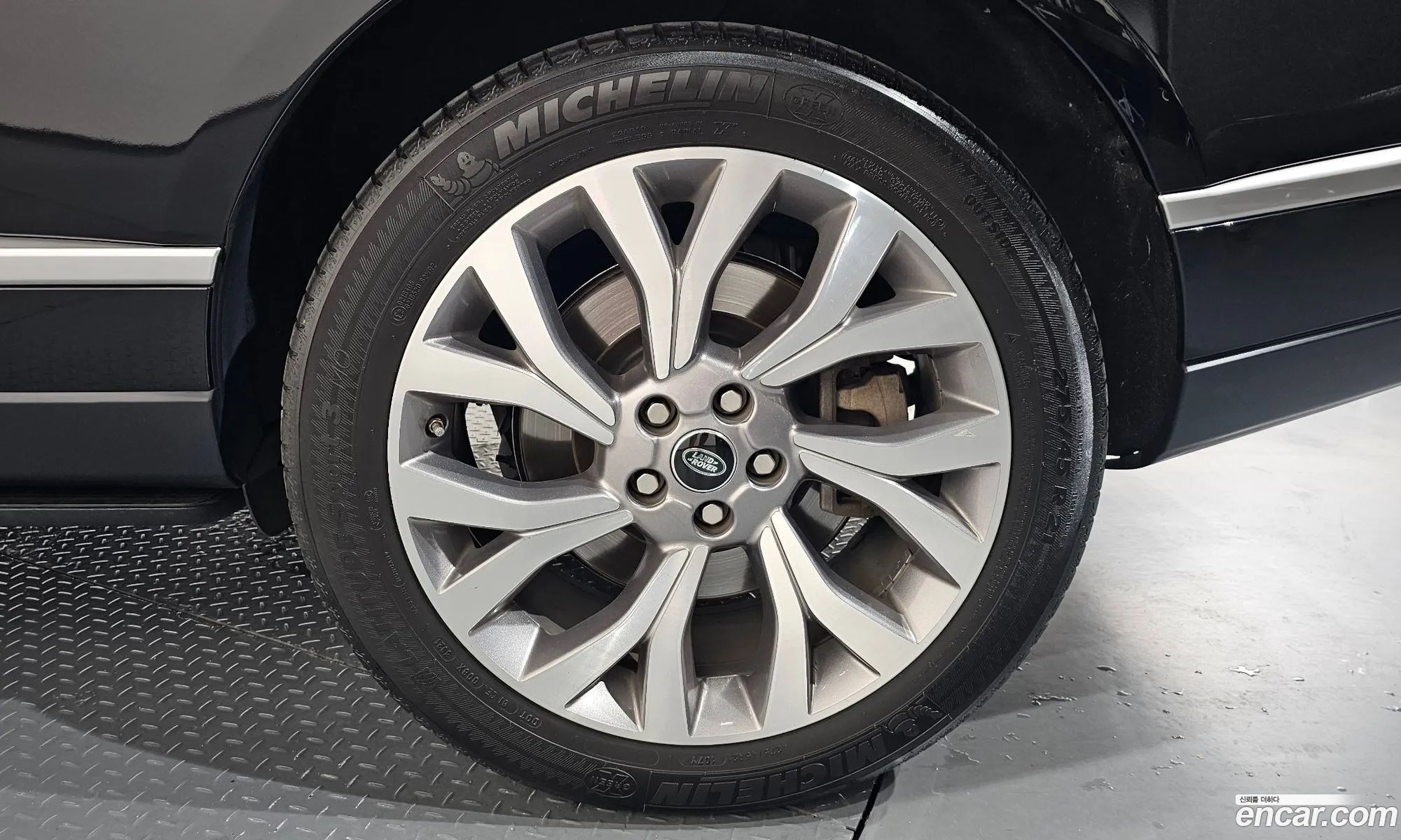 Land Rover Range Rover 2019 SALGA3BE9KA534674 — 46