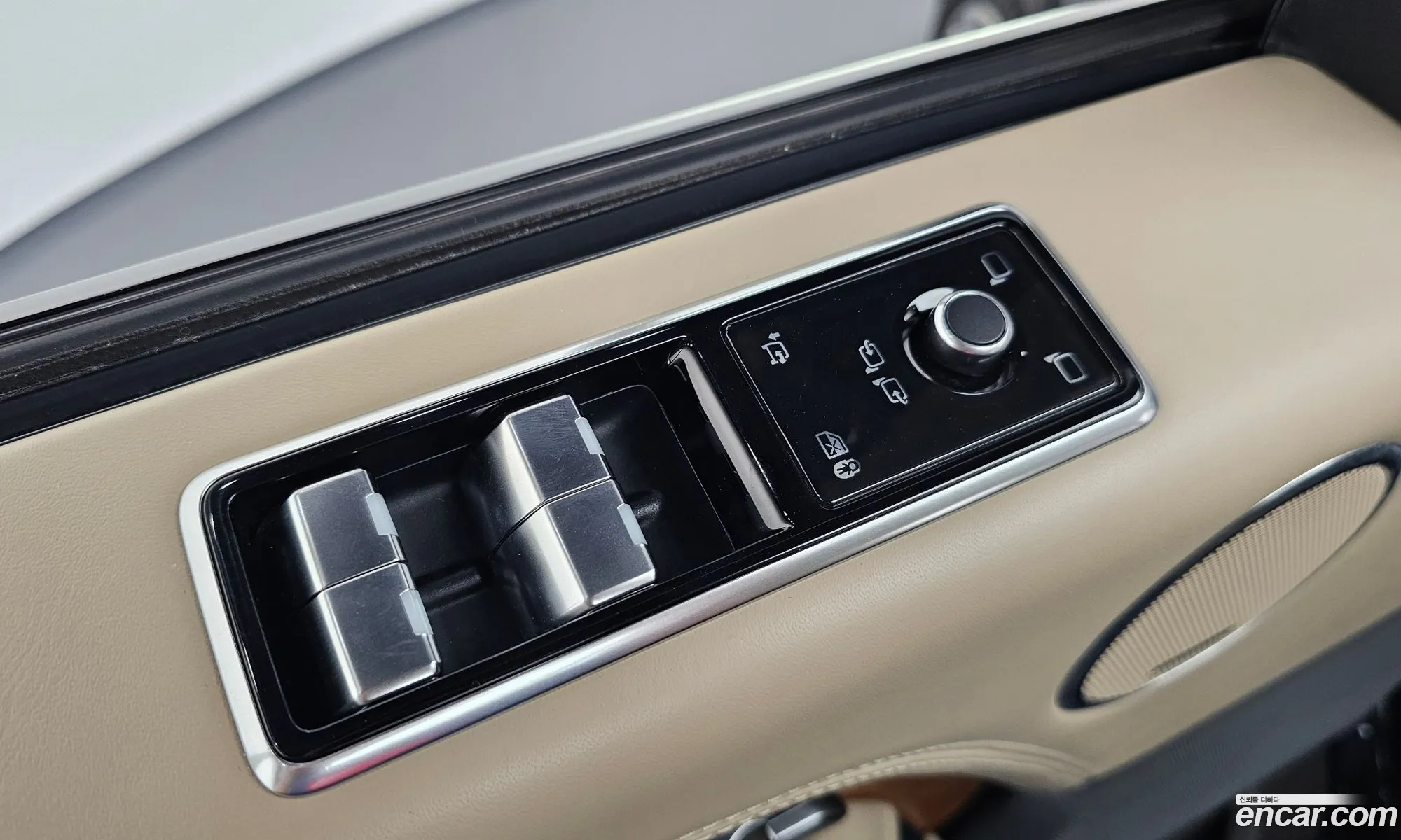 Land Rover Range Rover 2019 SALGA3BE9KA534674 — 34