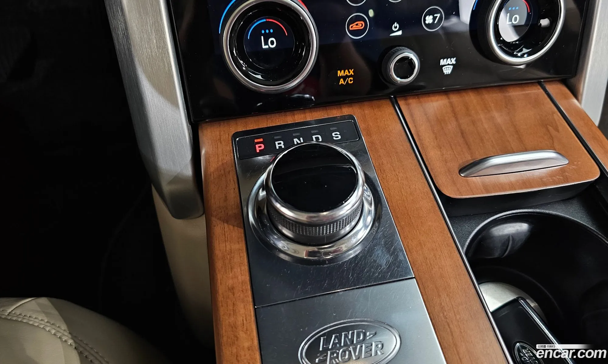 Land Rover Range Rover 2019 SALGA3BE9KA534674 — 37