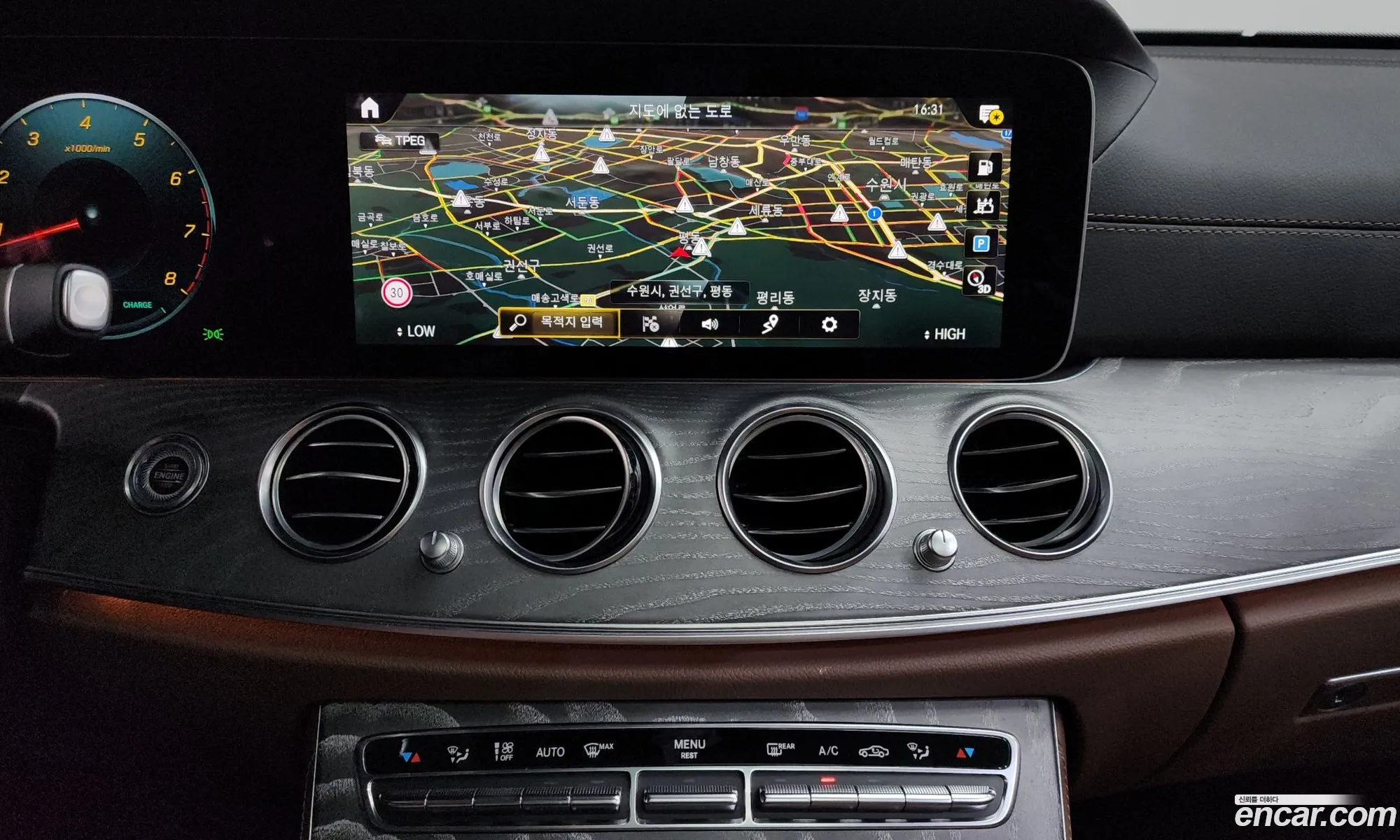 Mercedes-Benz E-Class W213 2022 — 35