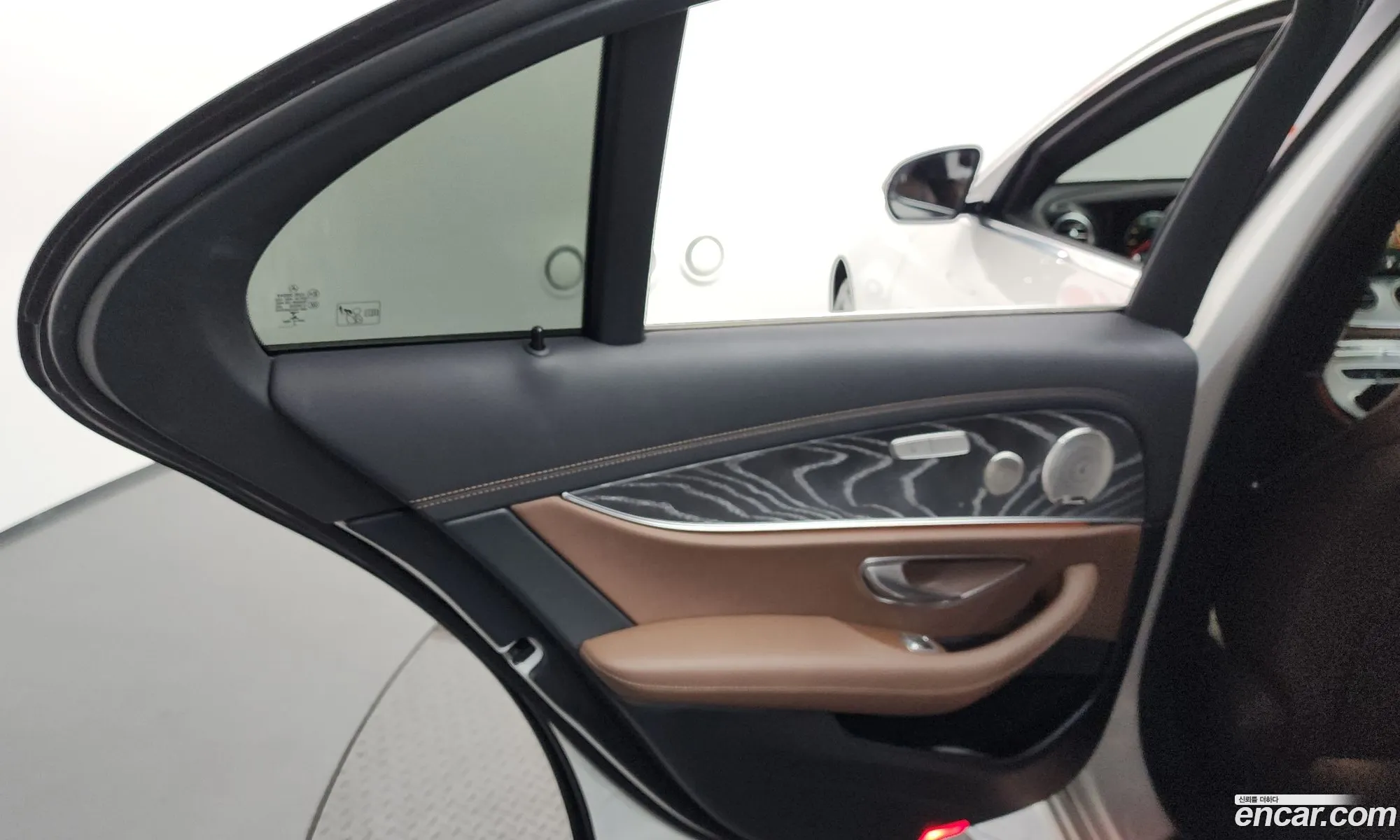 Mercedes-Benz E-Class W213 2022 — 23